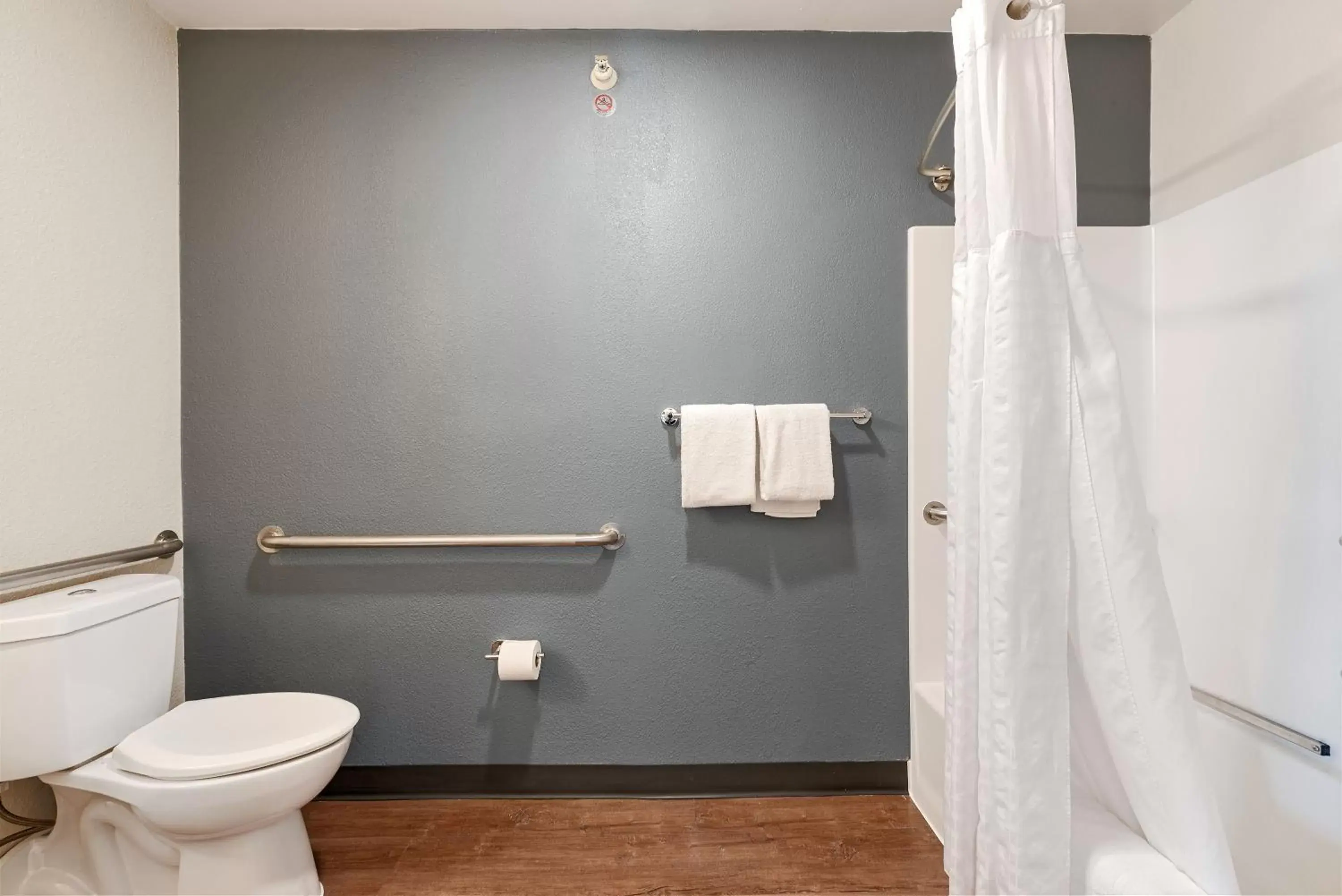 Bathroom in Extended Stay America Suites - Fremont - Newark