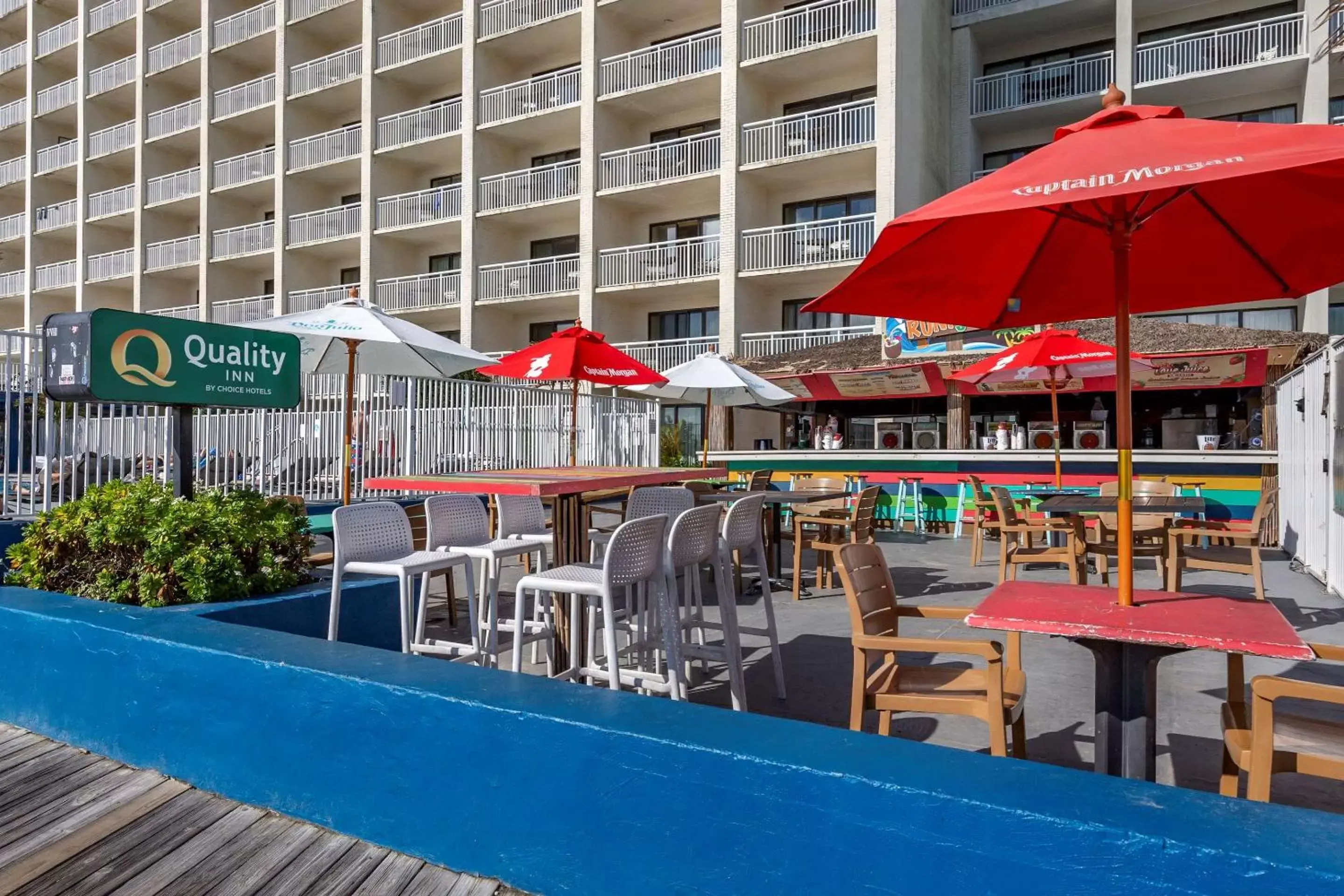 Property building, Swimming Pool in Quality Inn Boardwalk