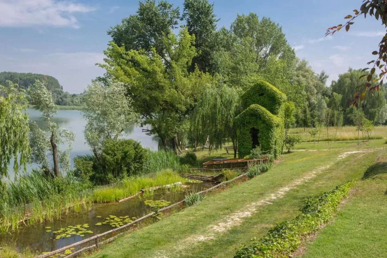 Property building in Le Ali Del Frassino