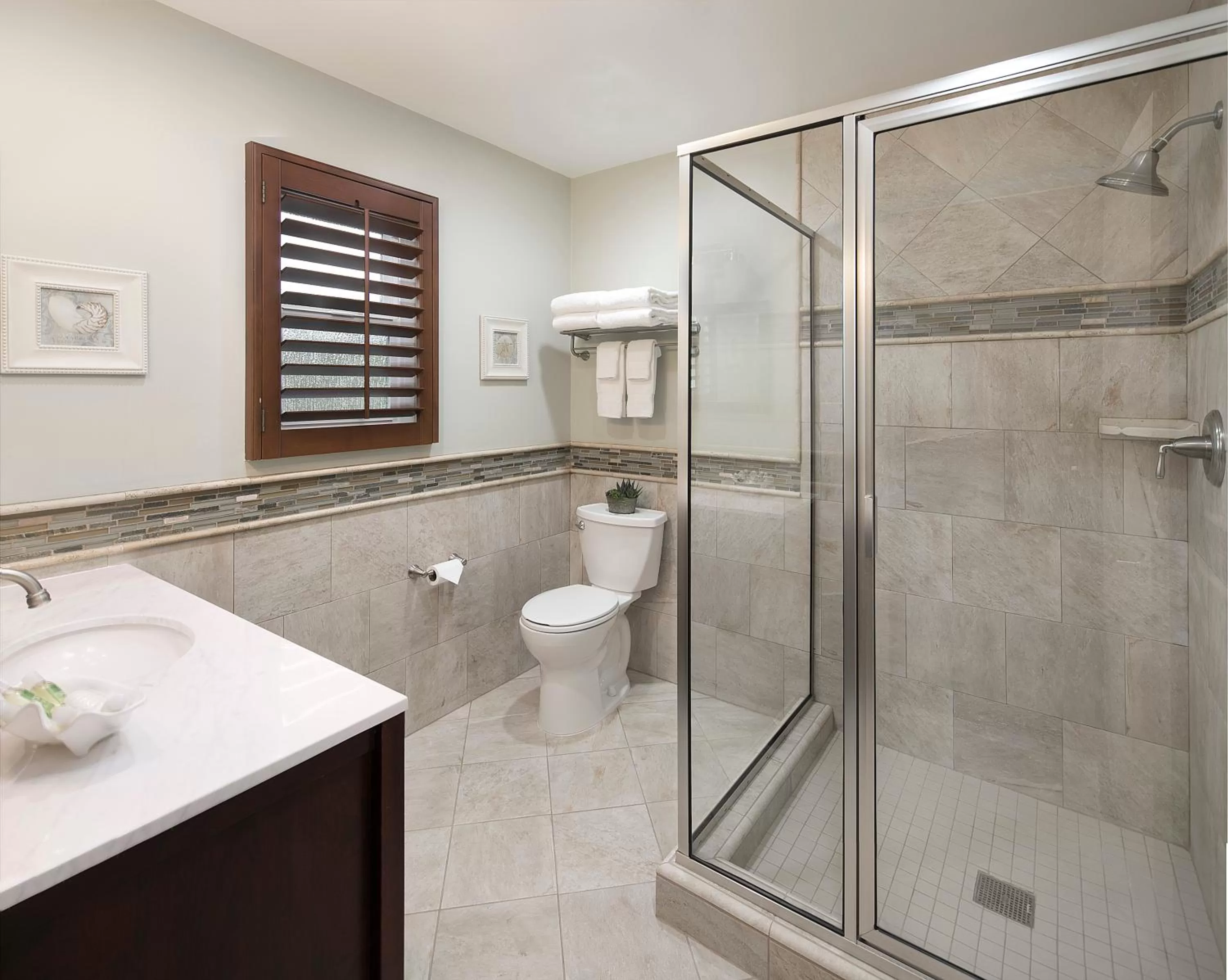 Shower in Brisas Del Mar Inn at the Beach