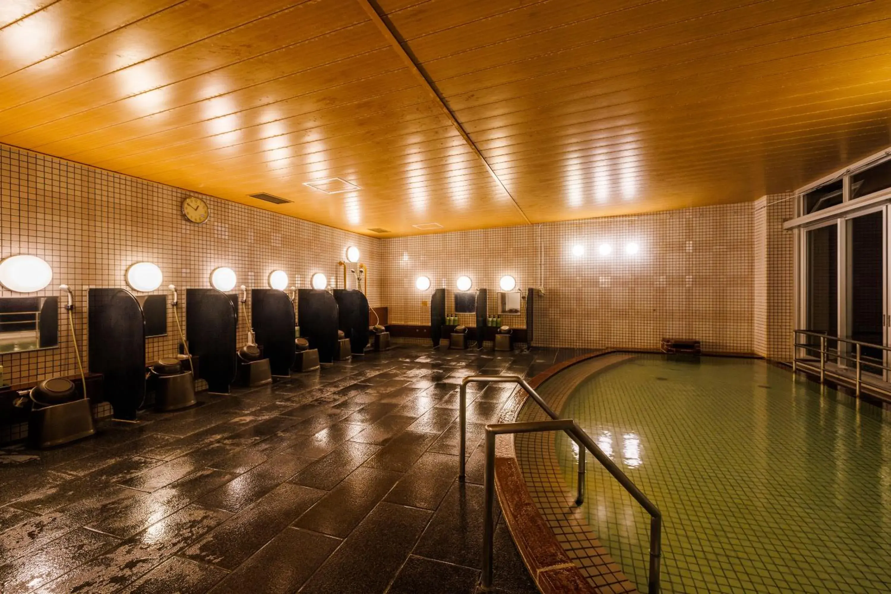 Hot Spring Bath in Kanpo no Yado Yaizu