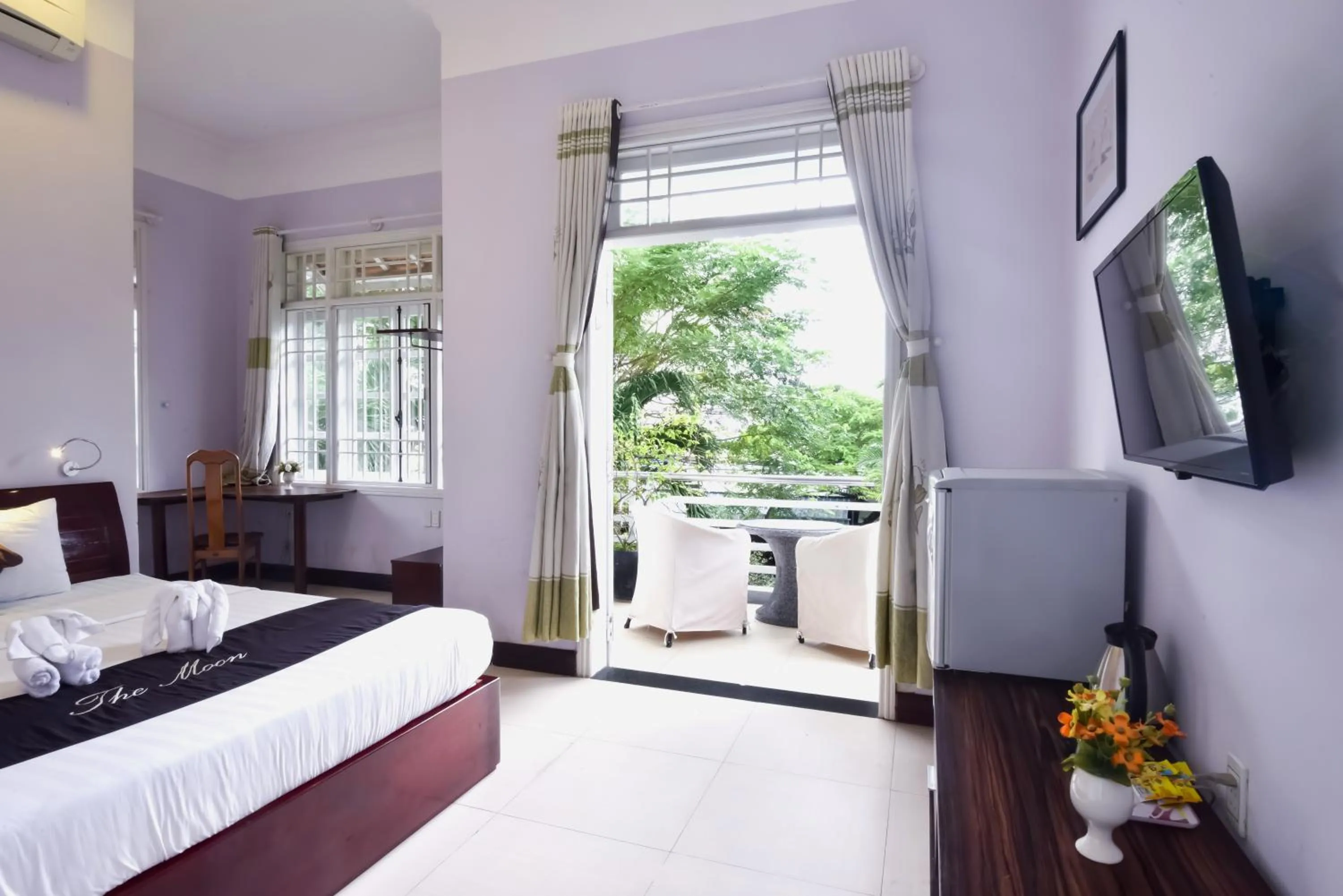 Photo of the whole room, Bed in The Moon Villa Hoi An