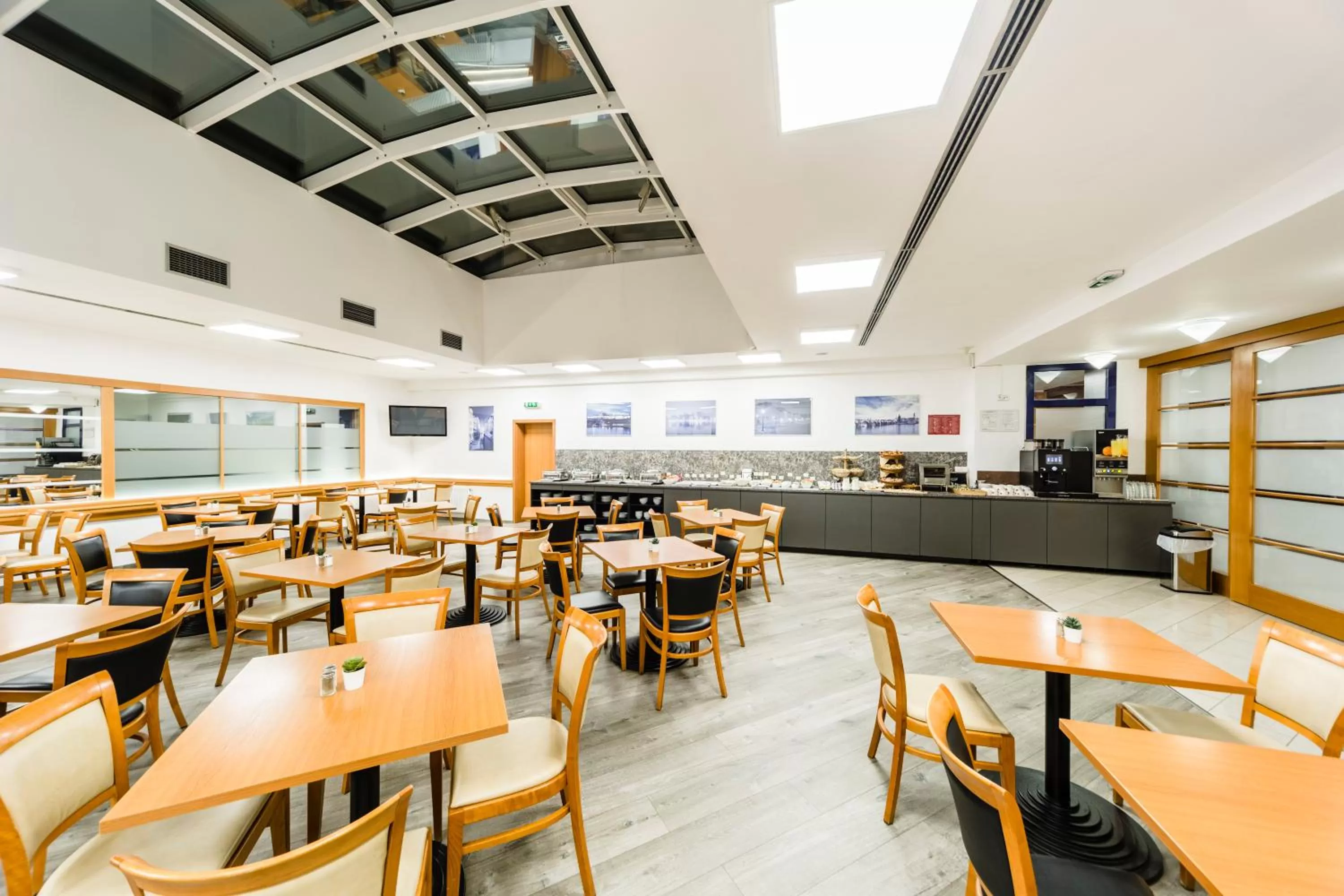 Breakfast in Archibald City