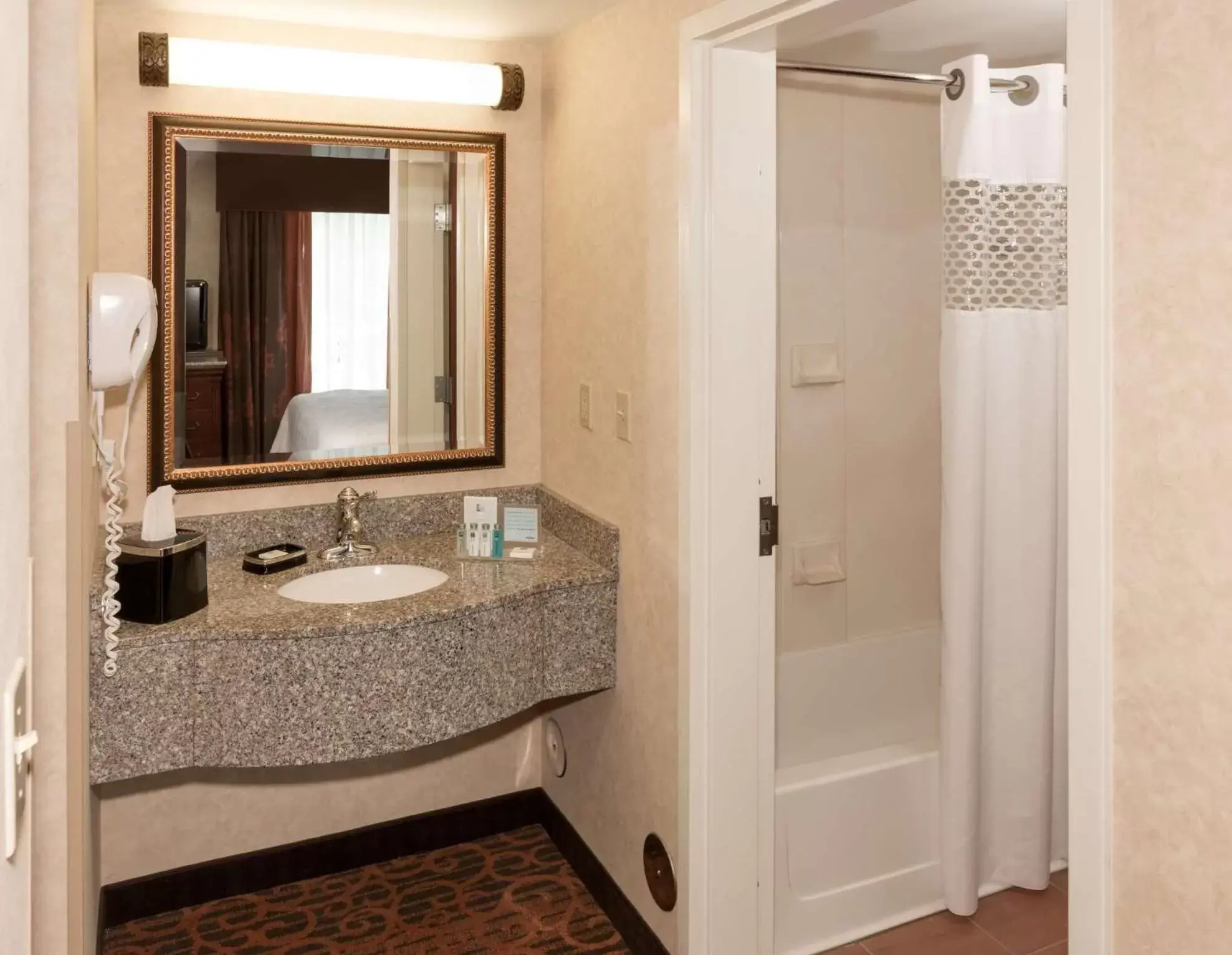 Bathroom in Hampton Inn & Suites Cleveland-Beachwood