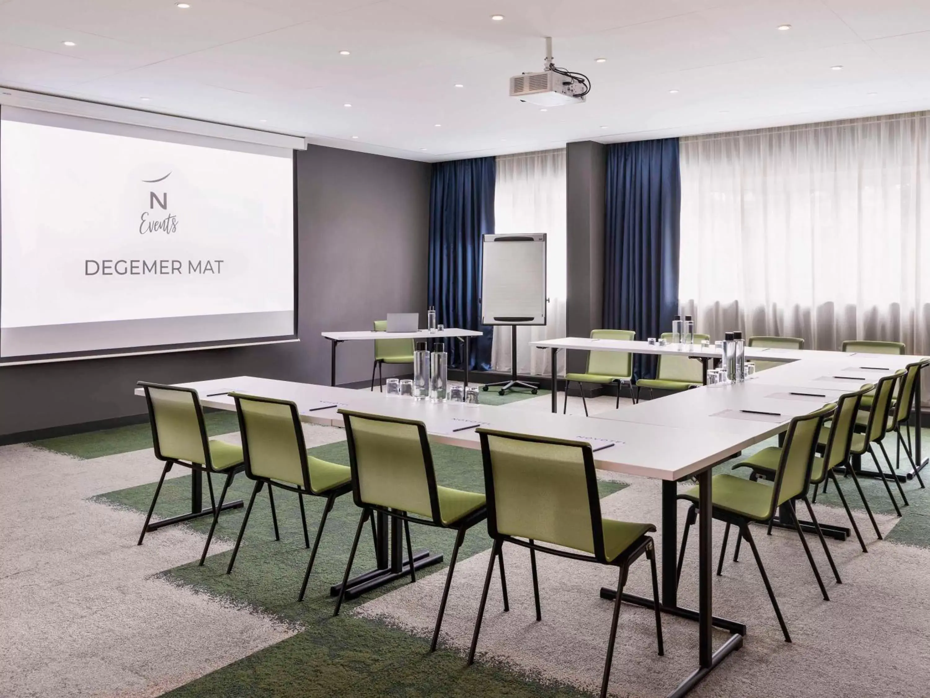 Meeting/conference room in Novotel Rennes Alma