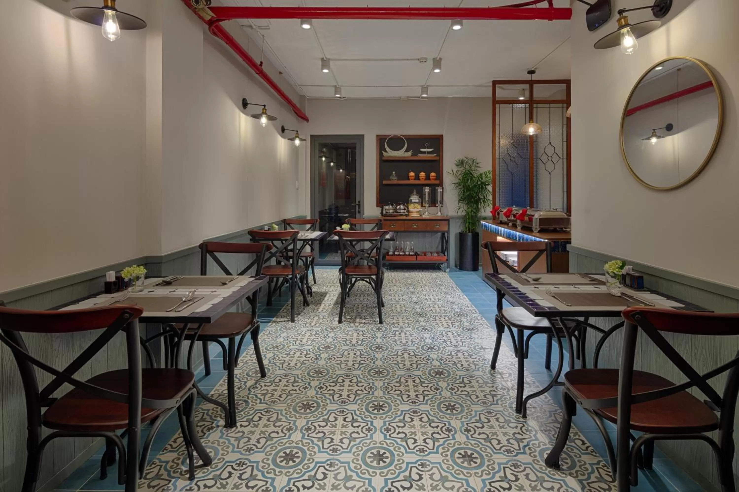 Restaurant/places to eat in Little Saigon Boutique Hotel