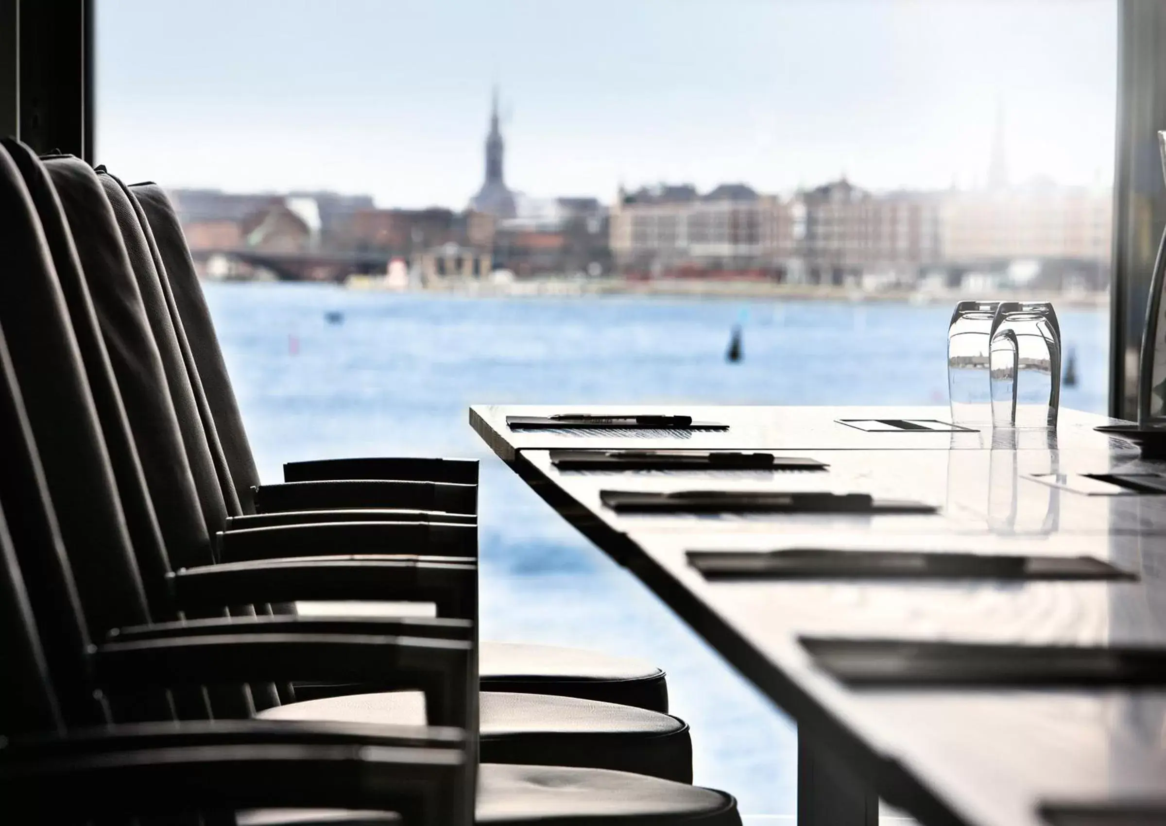 Business facilities, Restaurant/Places to Eat in Copenhagen Island Hotel