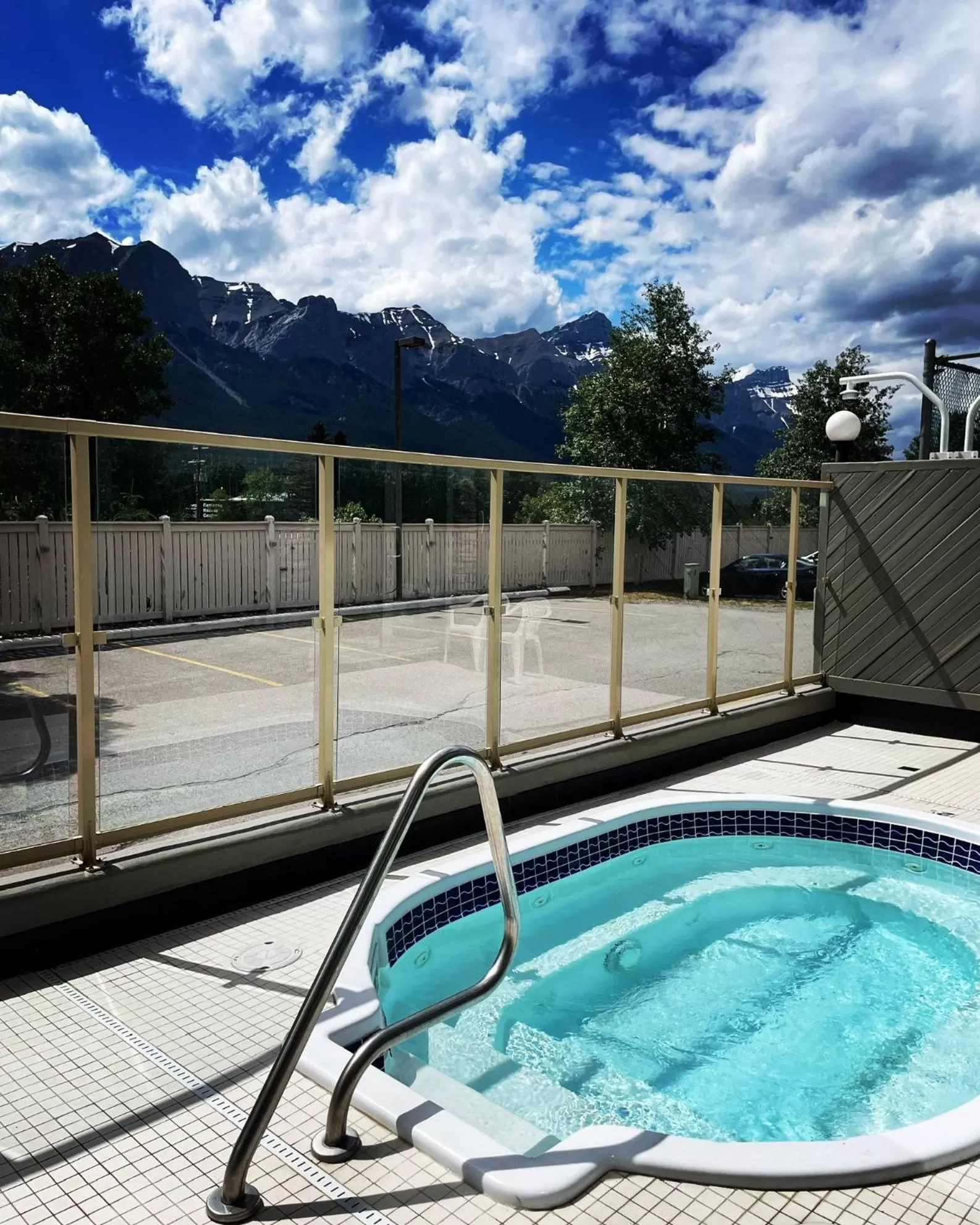 Hot Tub in Chateau Canmore