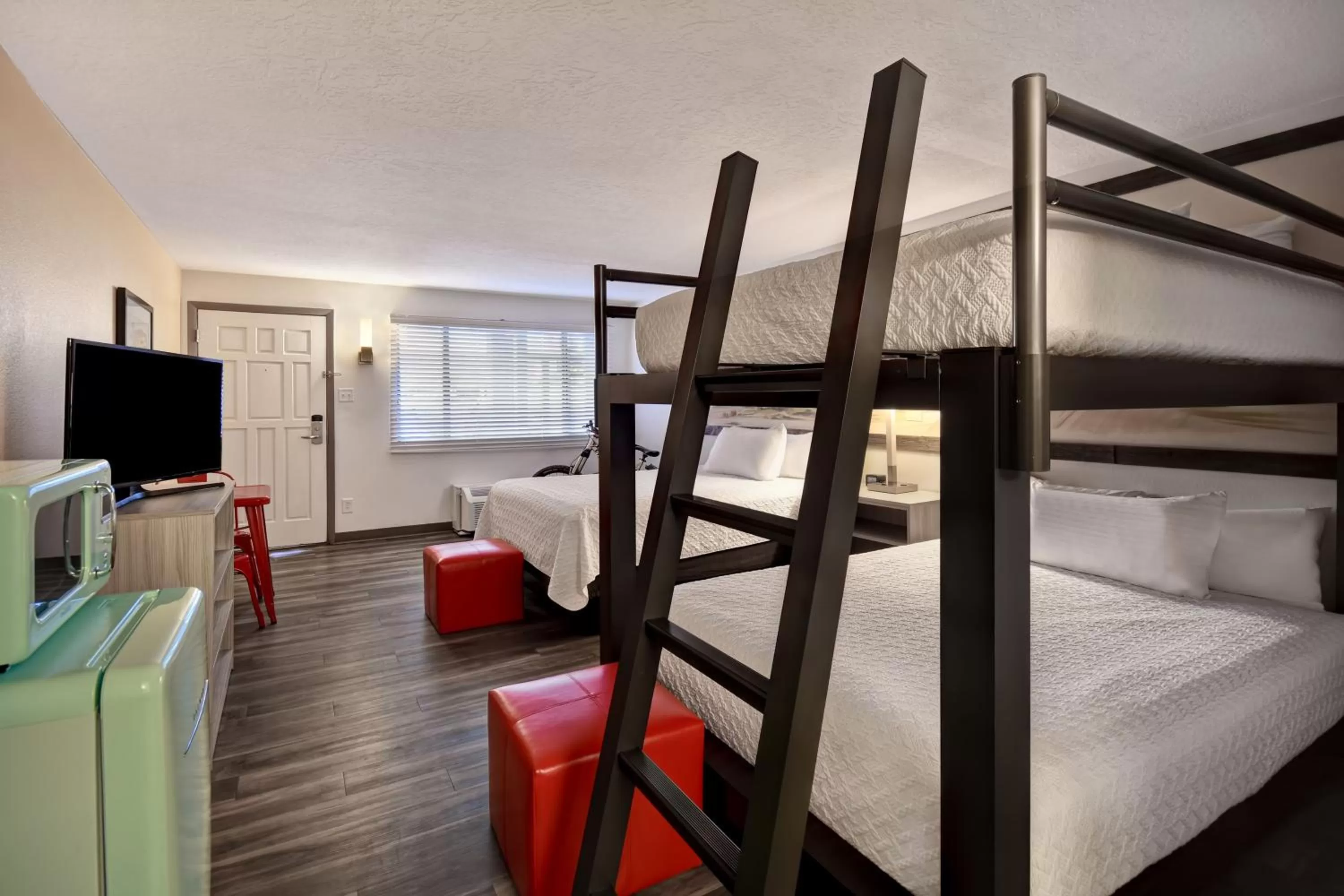 Animals, Bed in Expedition Lodge Moab Arches National Park