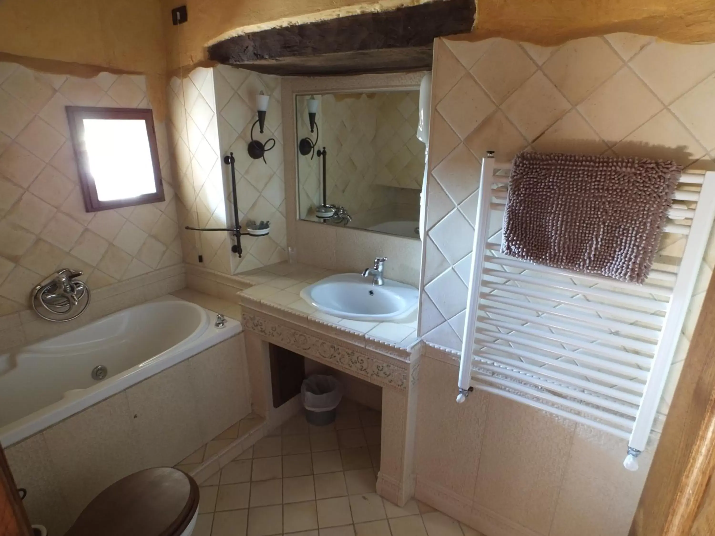 Bathroom in Castello Di Giomici