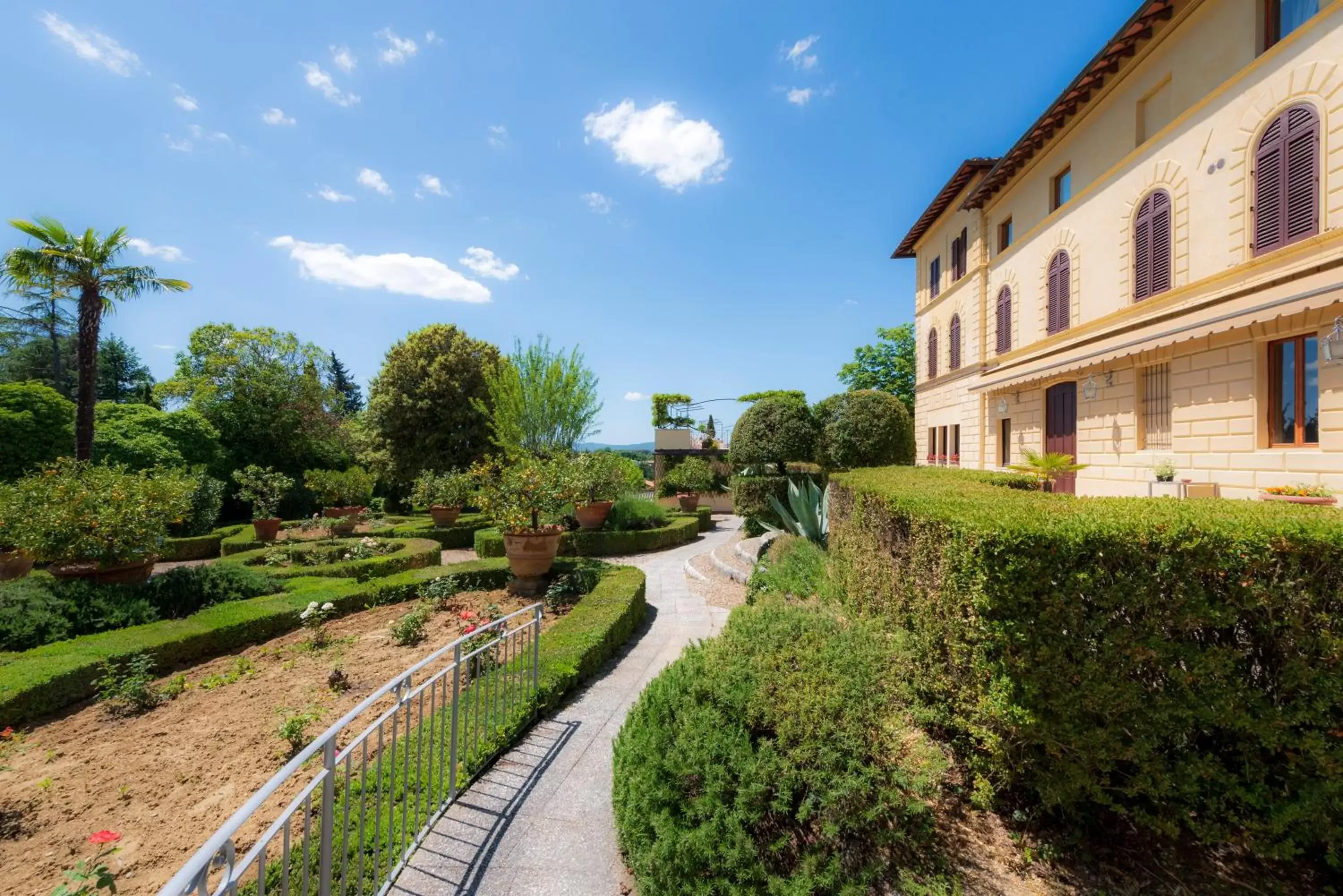 Garden in Villa Scacciapensieri Boutique Hotel