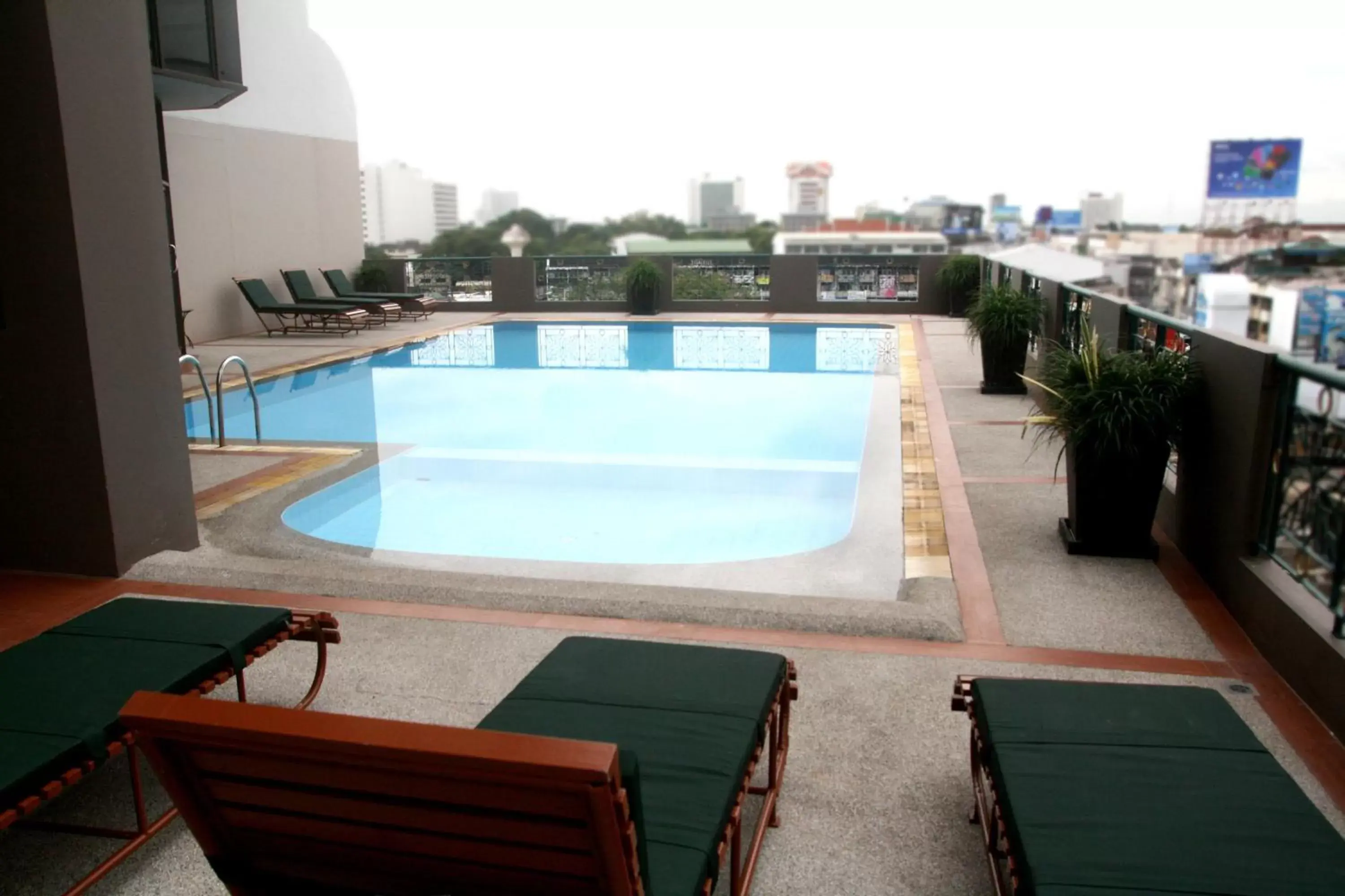 Day, Swimming Pool in Royal Lanna Hotel