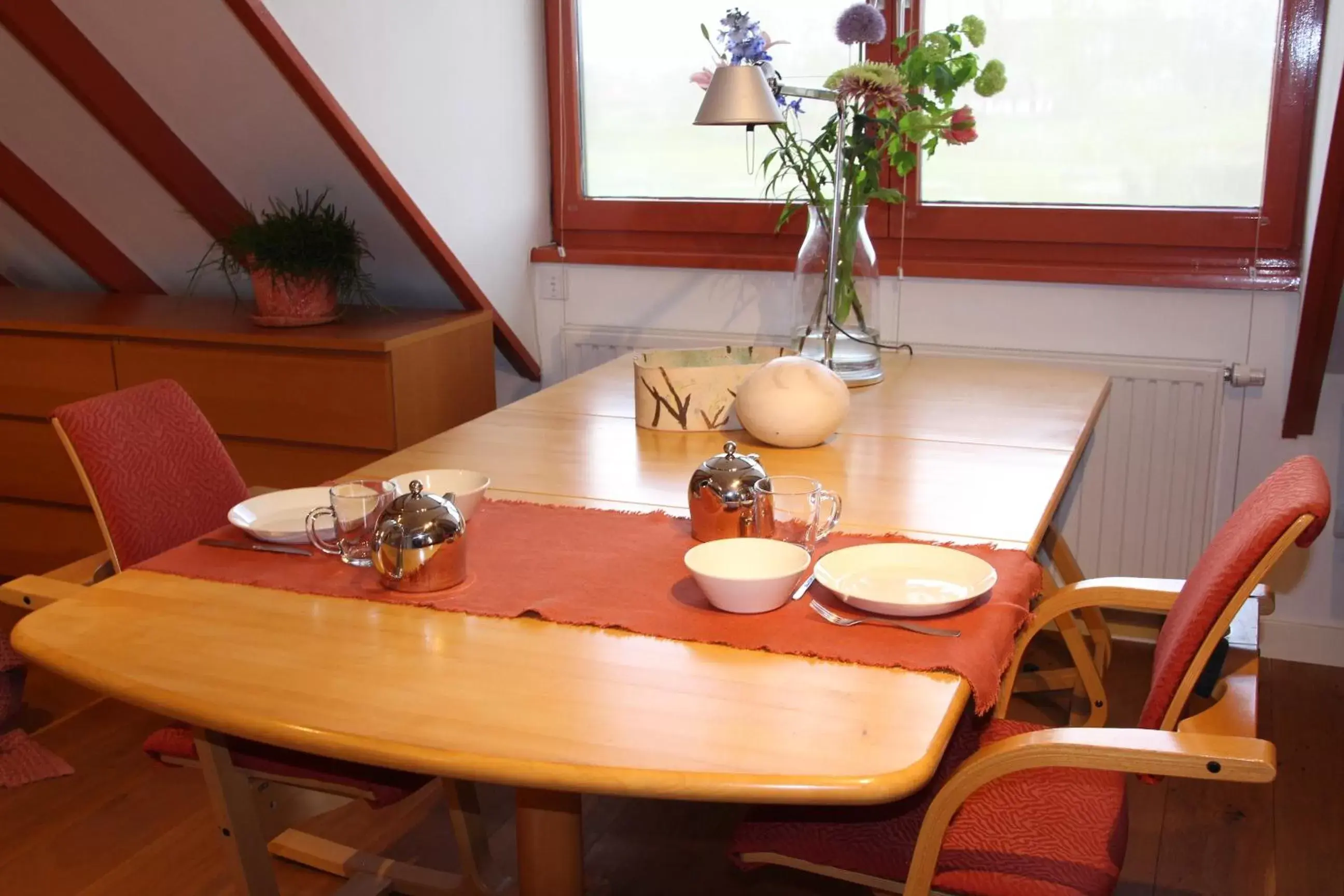 Dining Area in B&B Kamperfoelie