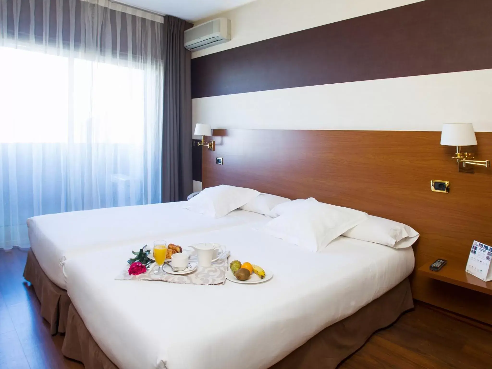 Bed in Oca Ipanema Hotel