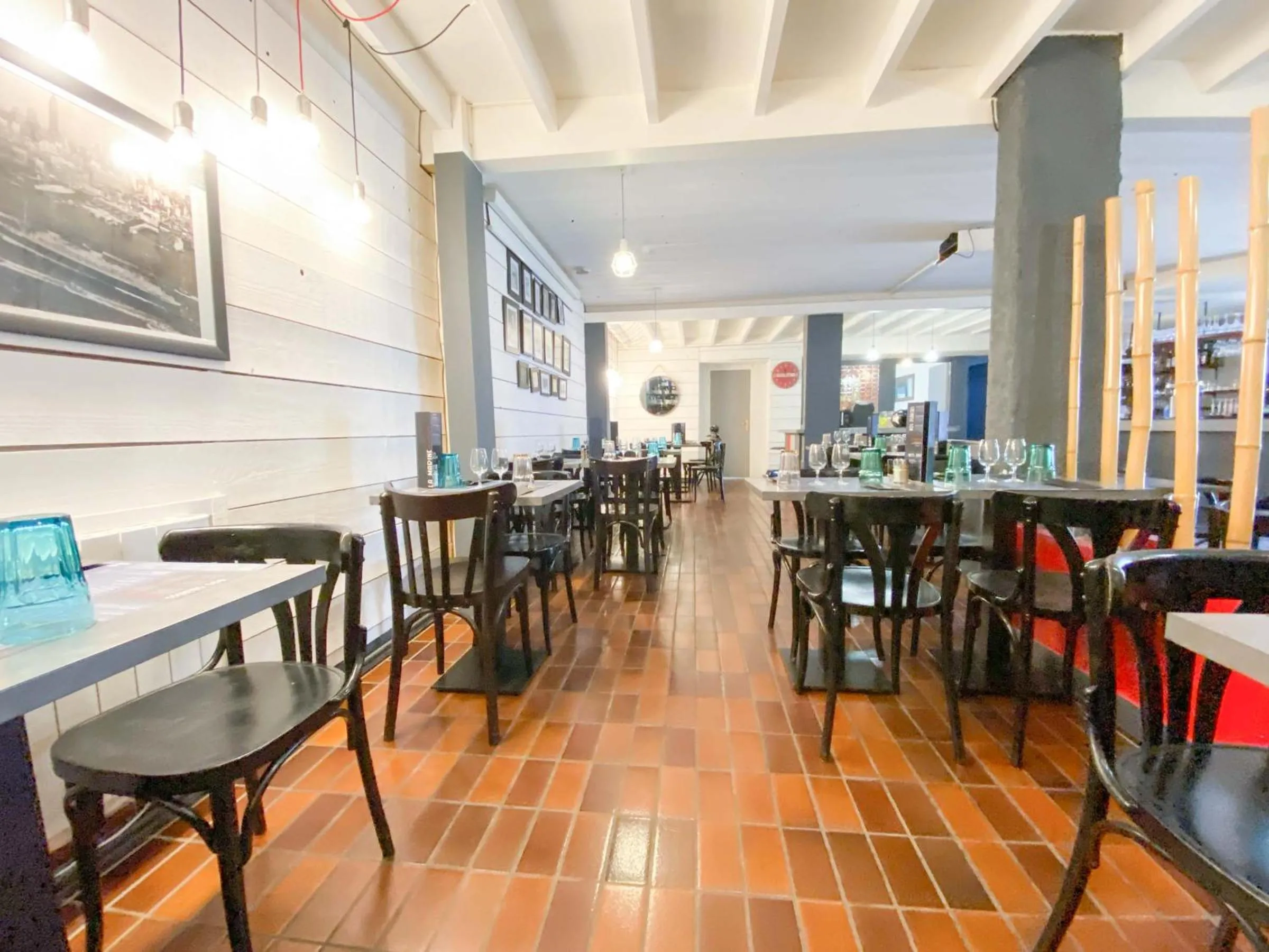 Restaurant/places to eat in La Marine