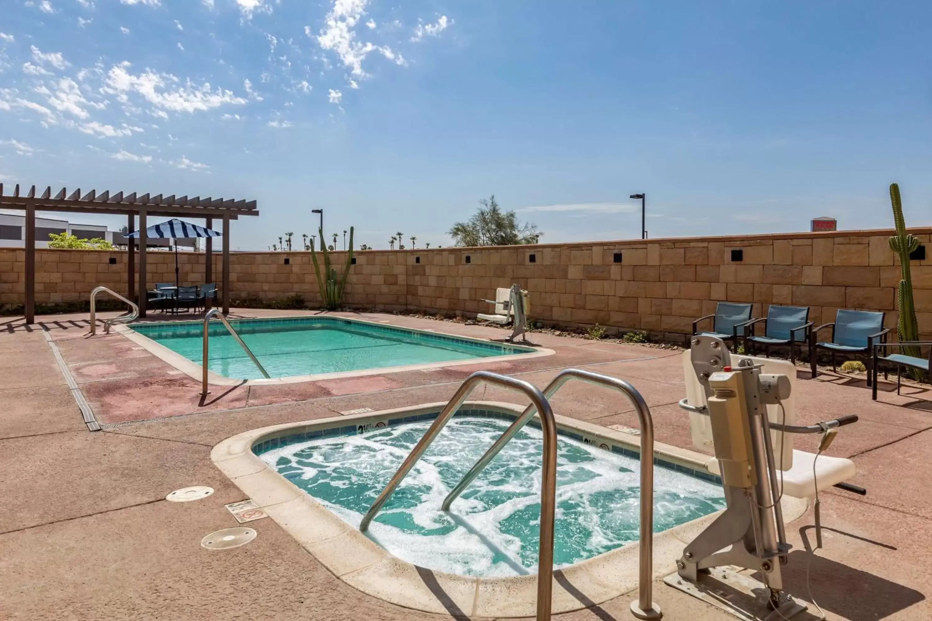 Pool view, Swimming Pool in Best Western Plus Desert View Inn & Suites