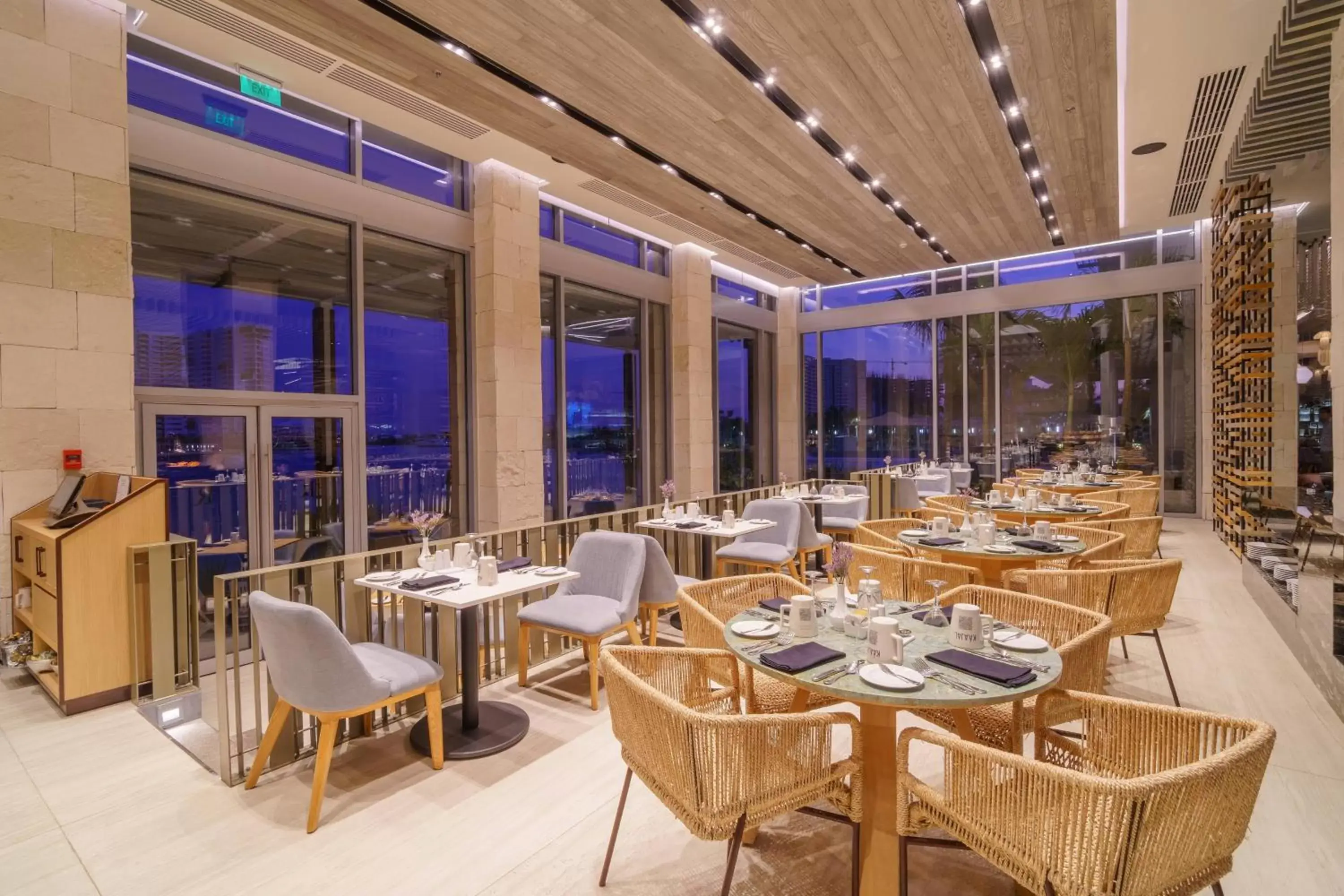 Restaurant/Places to Eat in Renaissance Cancun Resort & Marina