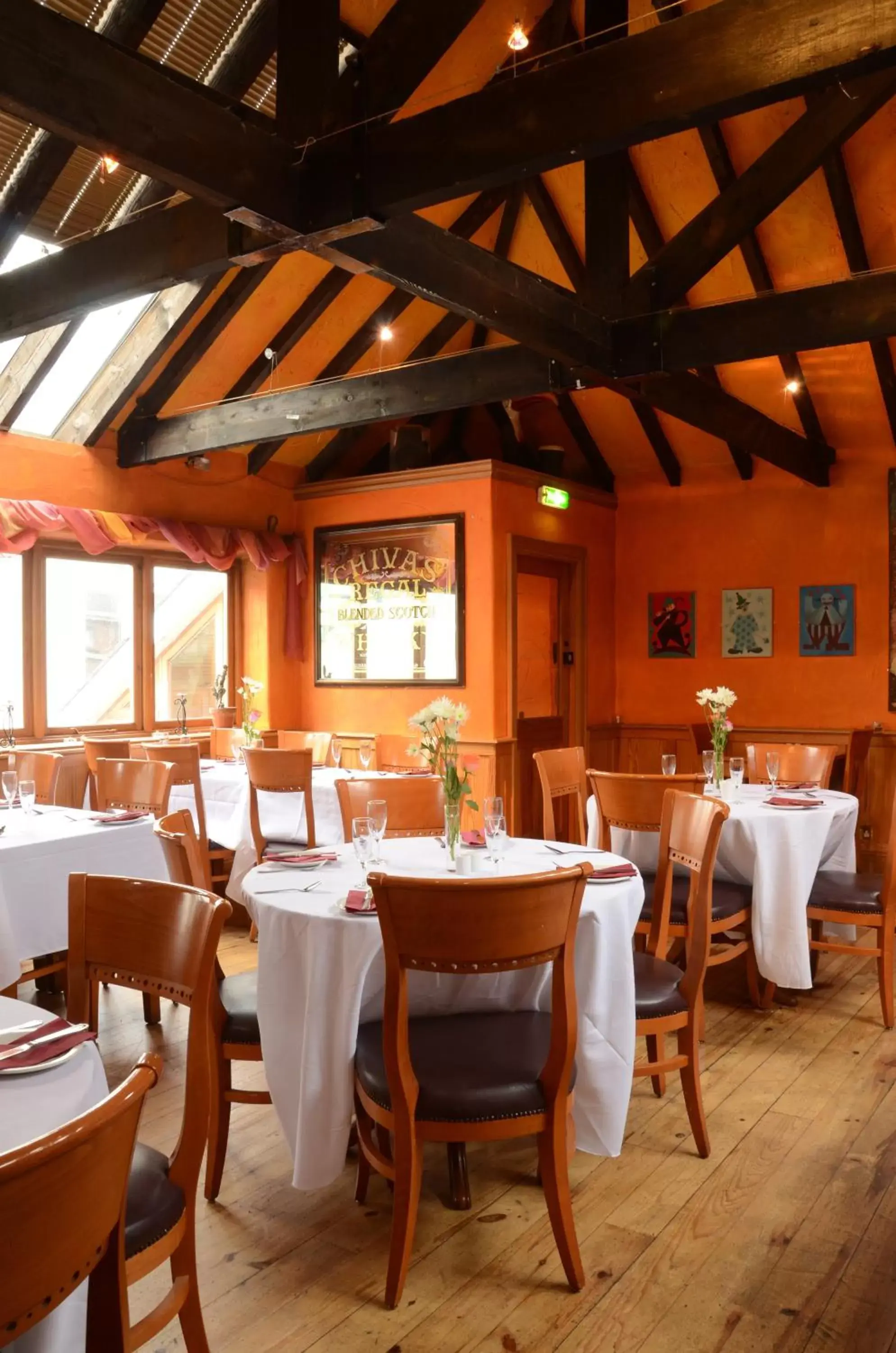 Restaurant/Places to Eat in Uppercross House Hotel