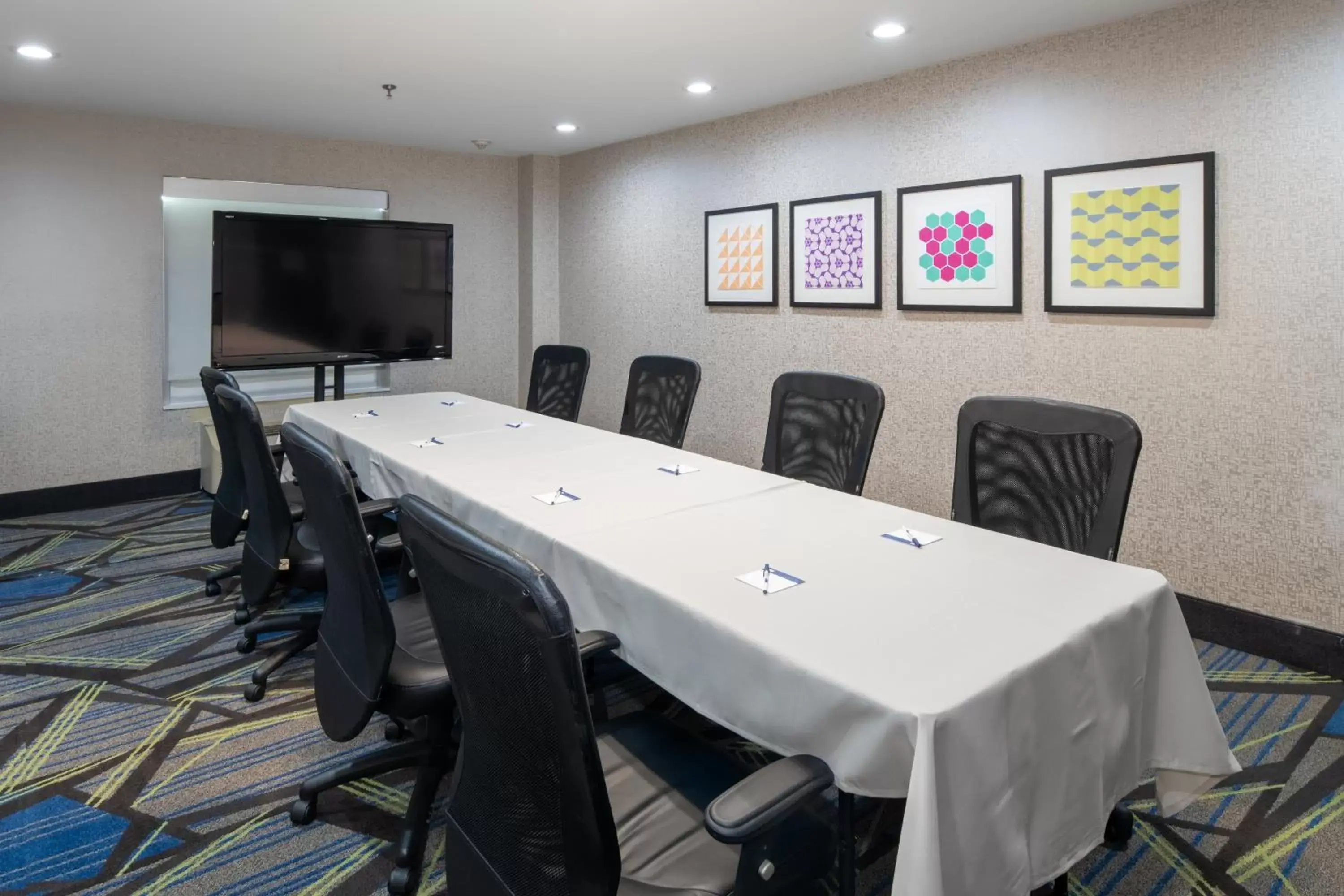 Meeting/conference room in Holiday Inn Express Arlington Interstate 20 Parks Mall, an IHG Hotel