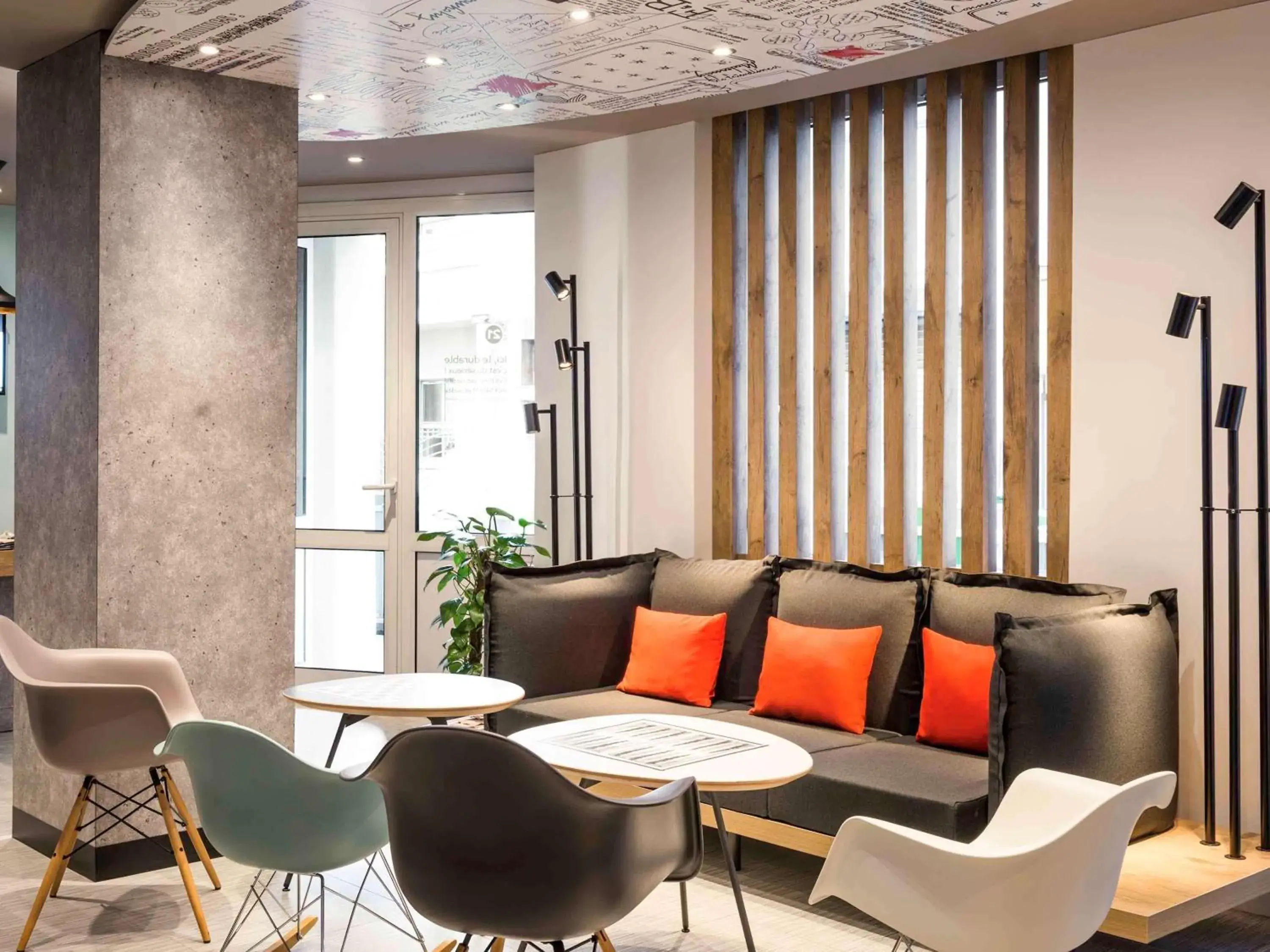 Property building, Seating Area in Hotel ibis Paris Pere Lachaise