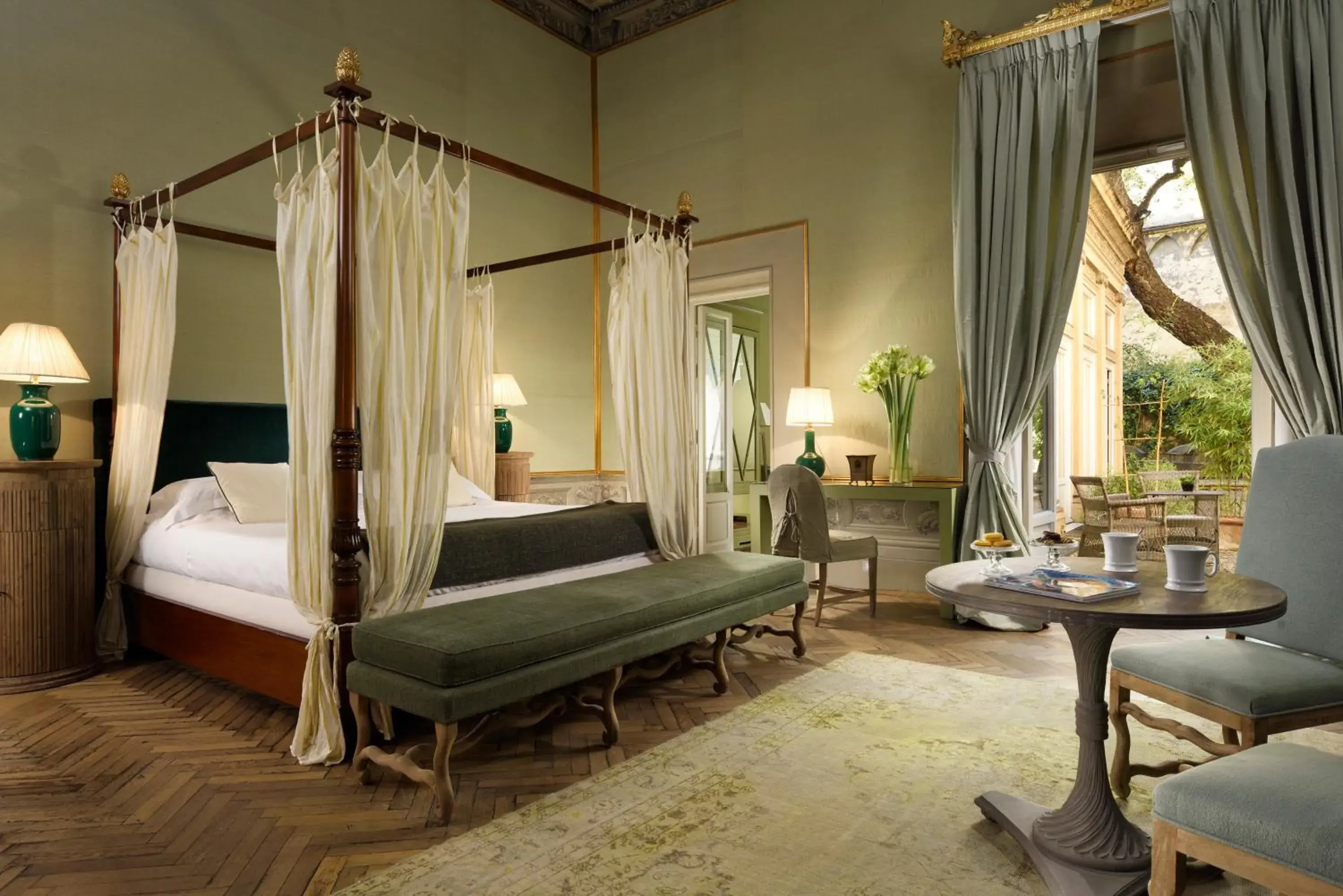Bedroom, Bed in Al Palazzo del Marchese di Camugliano Residenza d'Epoca