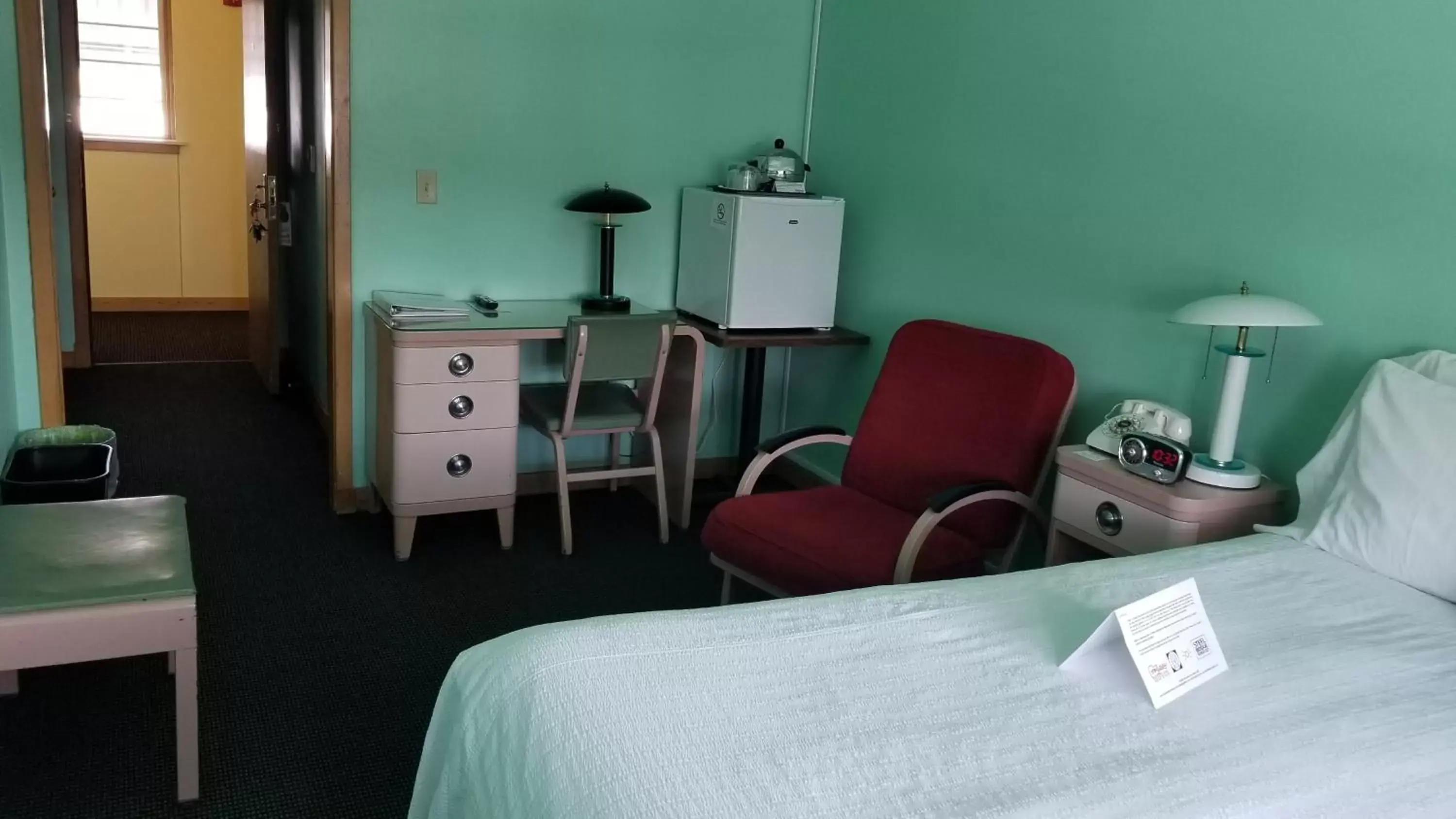 Bed in Holiday Music Motel Bed in Holiday Music Motel