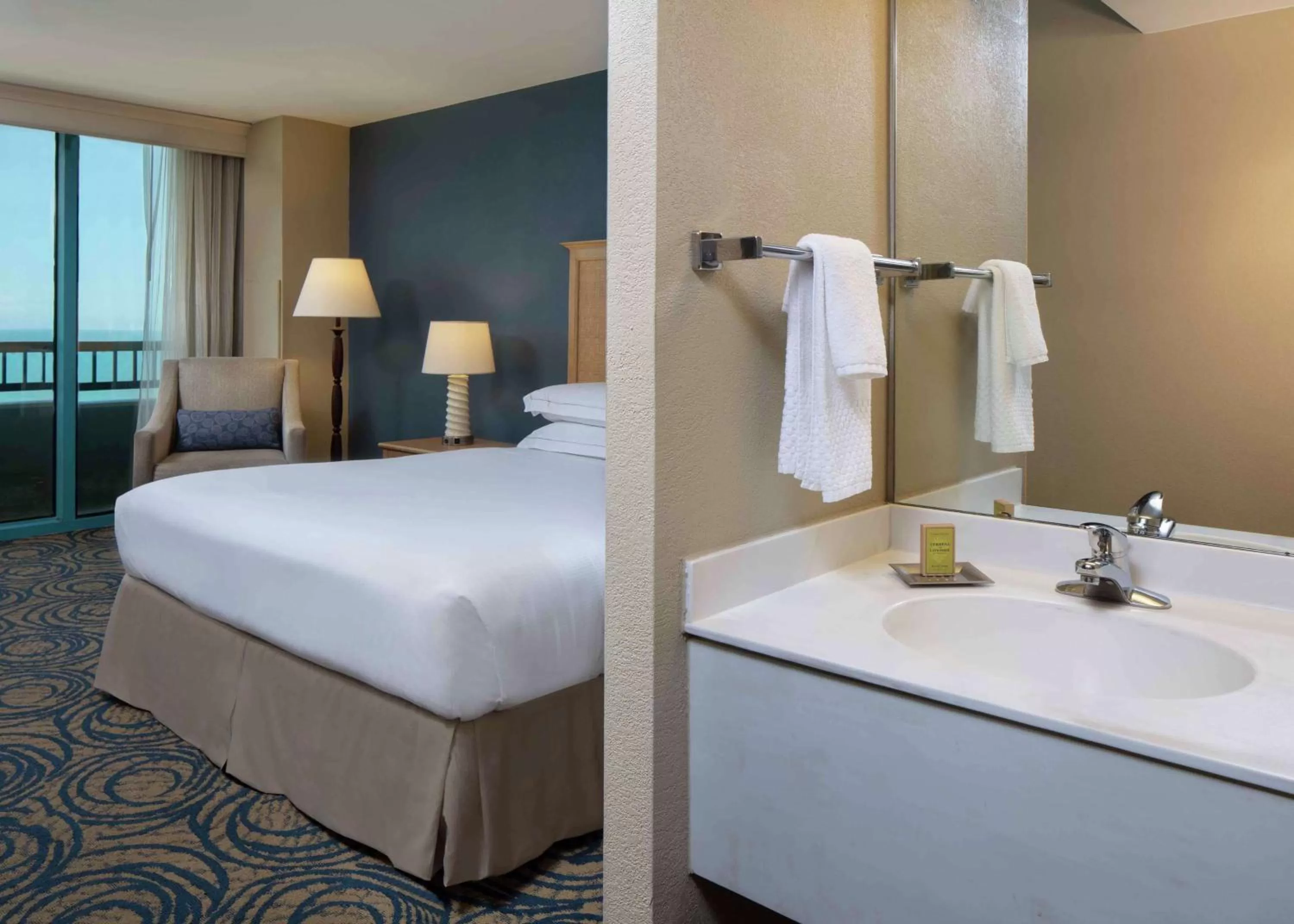 View (from property/room), Bed in Hilton Daytona Beach Resort