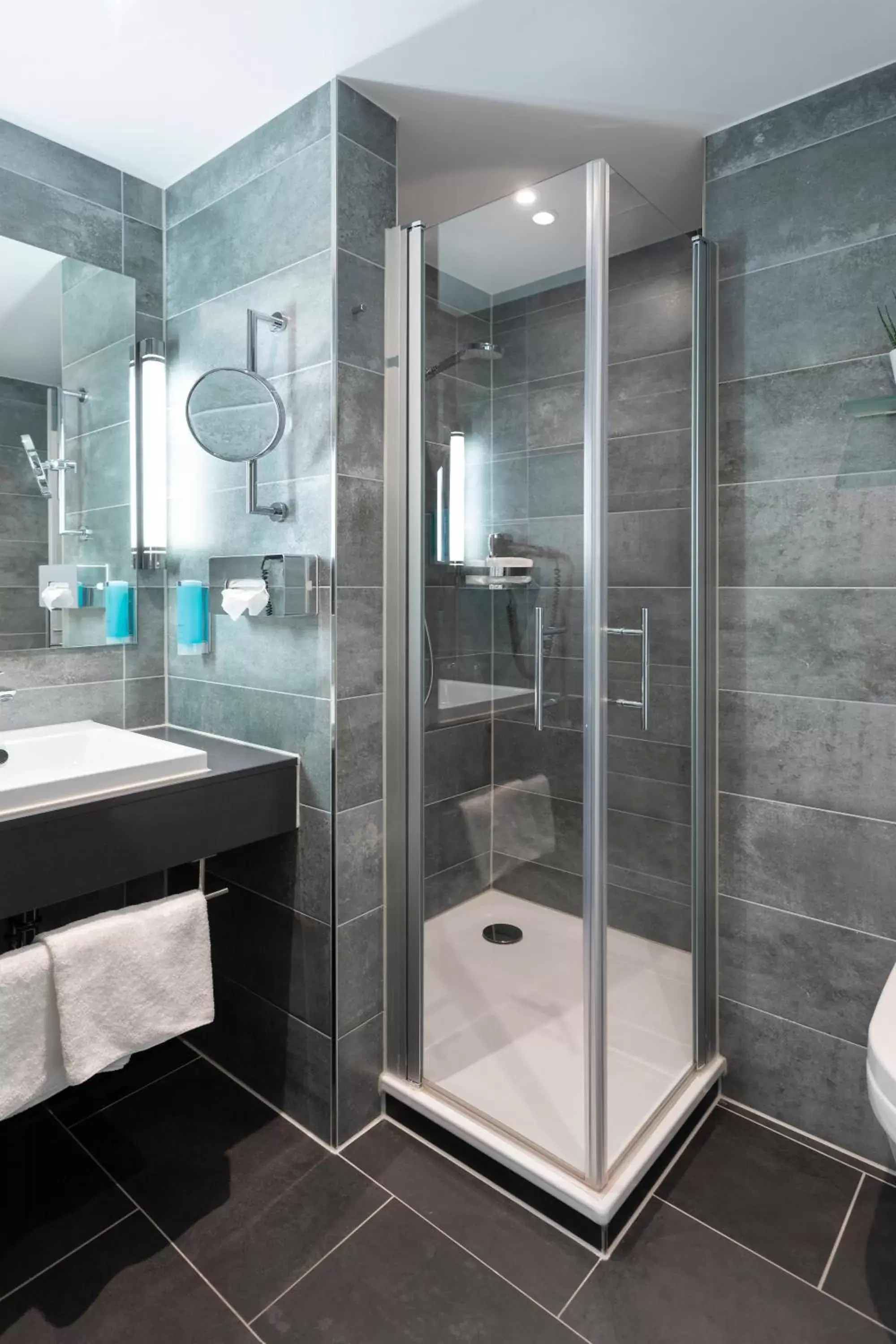 Shower, Bathroom in Best Western Hotel am Europaplatz