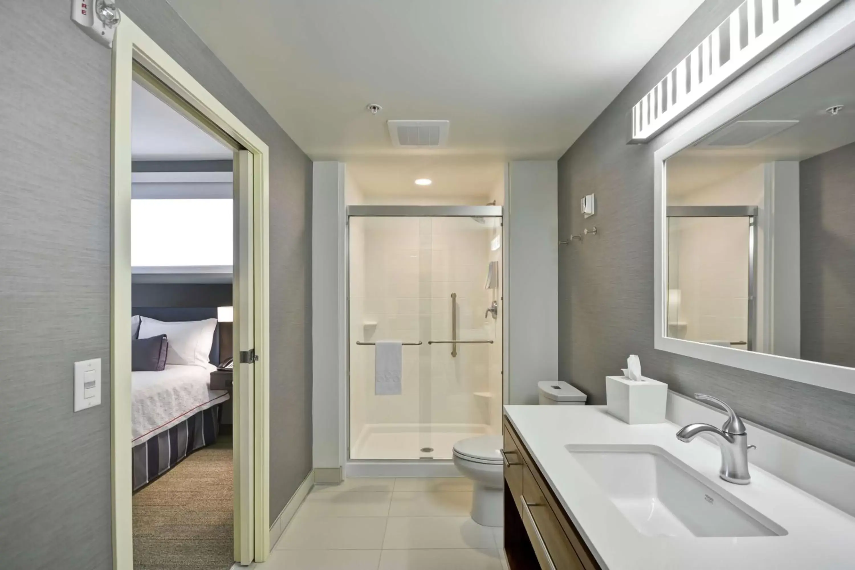 Bathroom in Home2 Suites By Hilton Minneapolis-Eden Prairie