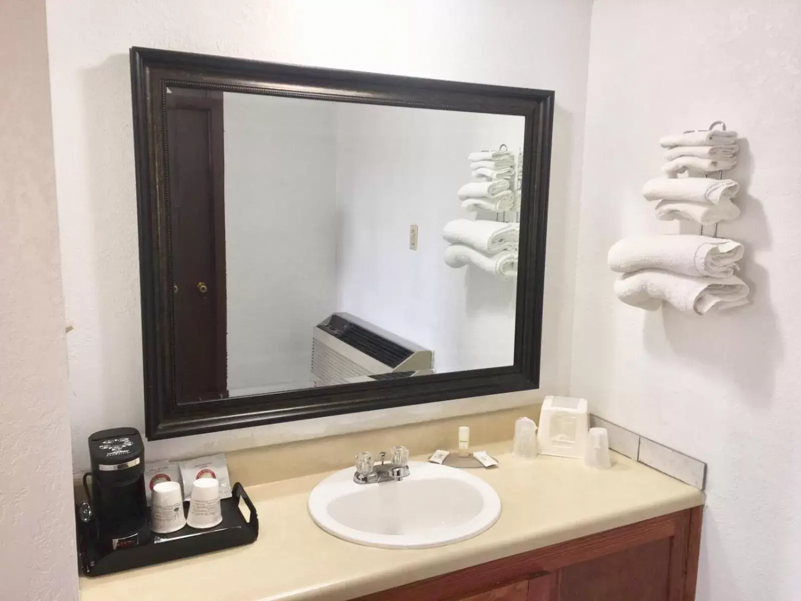 Bathroom in Finn's Motel