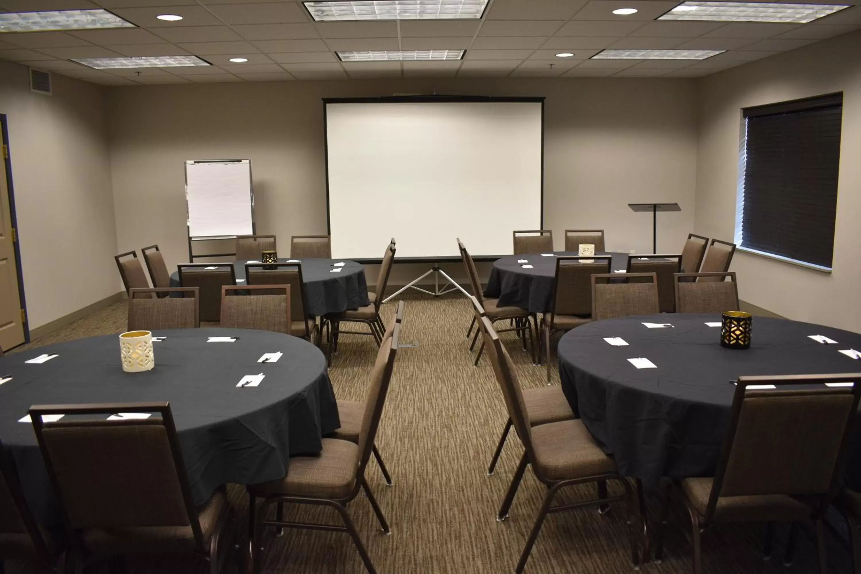 Meeting/conference room in Country Inn & Suites by Radisson, Northwood, IA