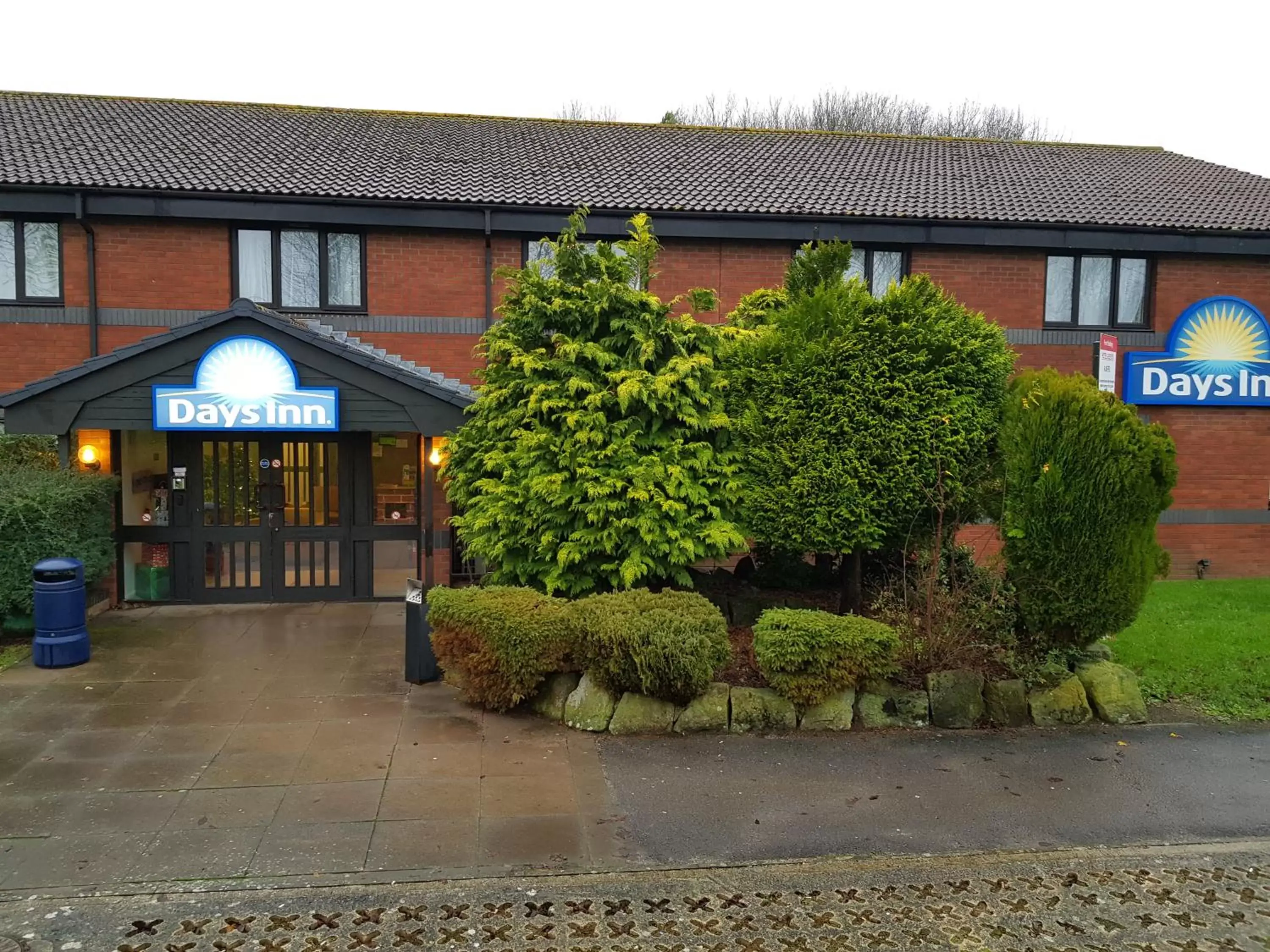 Property Building in Days Inn Hotel Membury