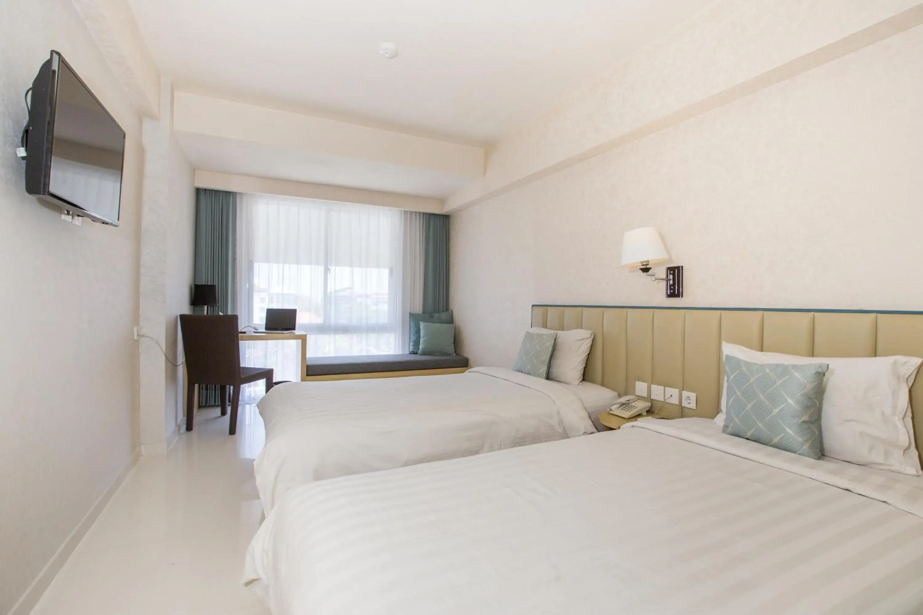 Photo of the whole room, Bed in Solaris Hotel Kuta