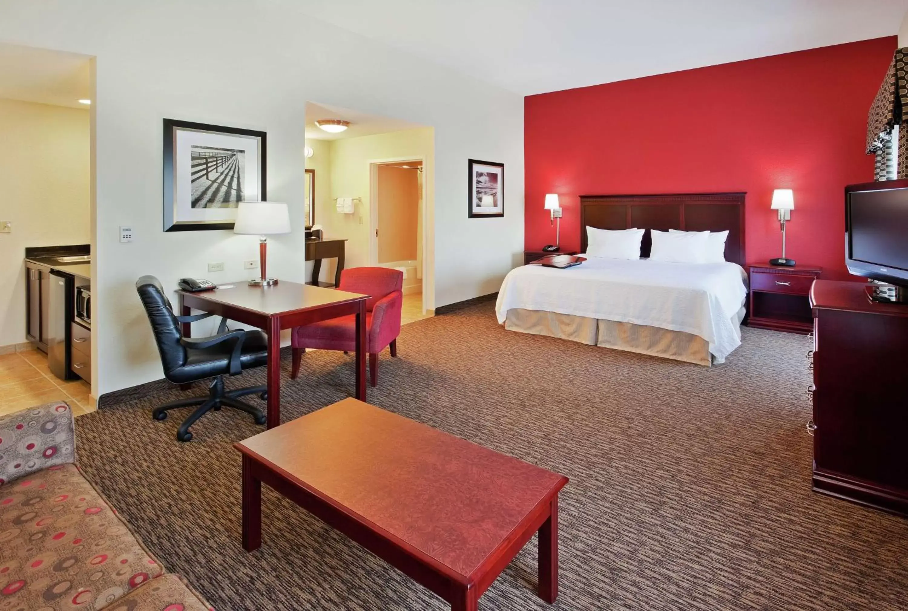 Bed in Hampton Inn & Suites Millington