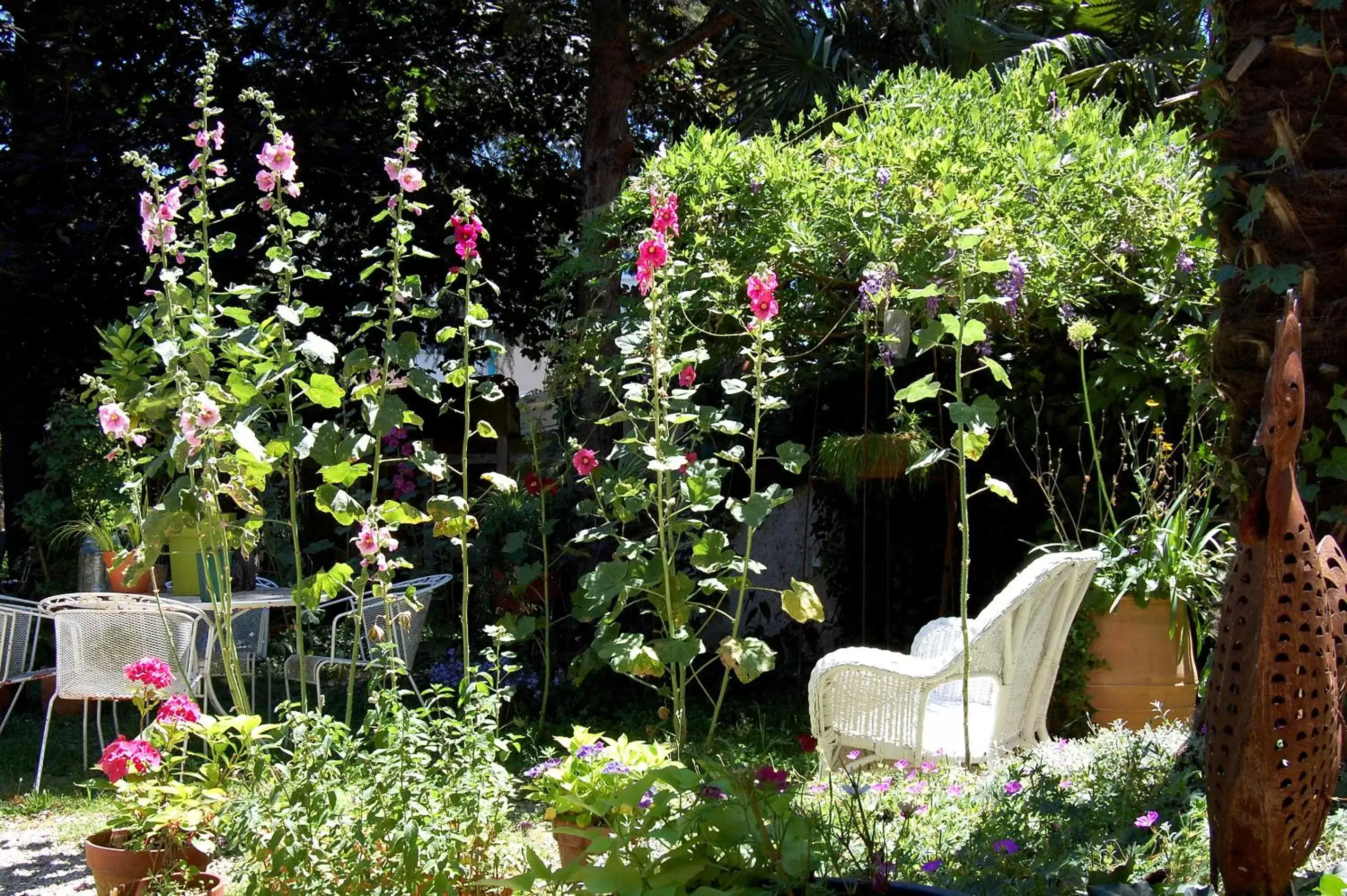 Spring, Garden in Madeleine Bergerac