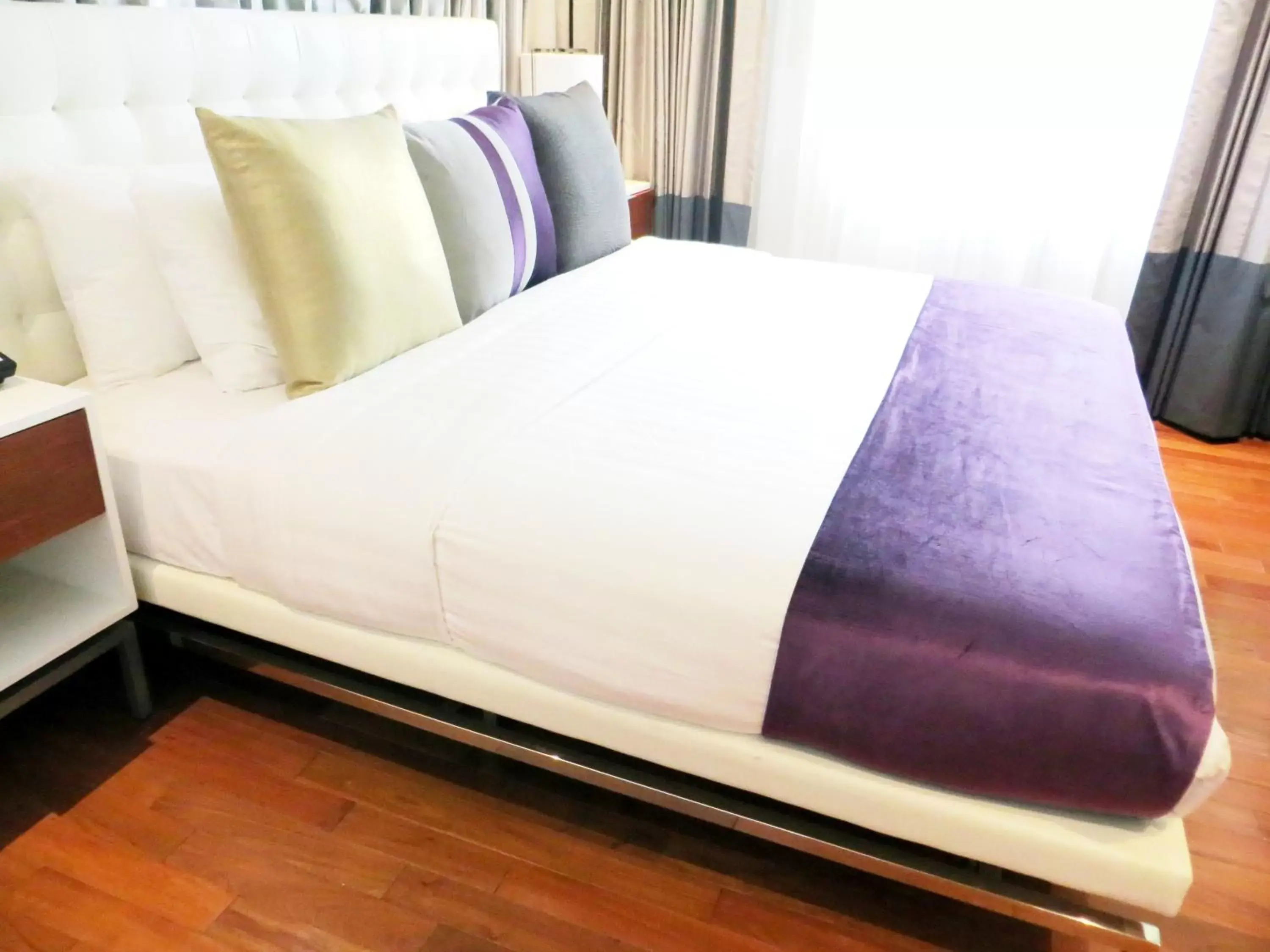 Bedroom, Bed in Leslie Hotel Ocean Drive