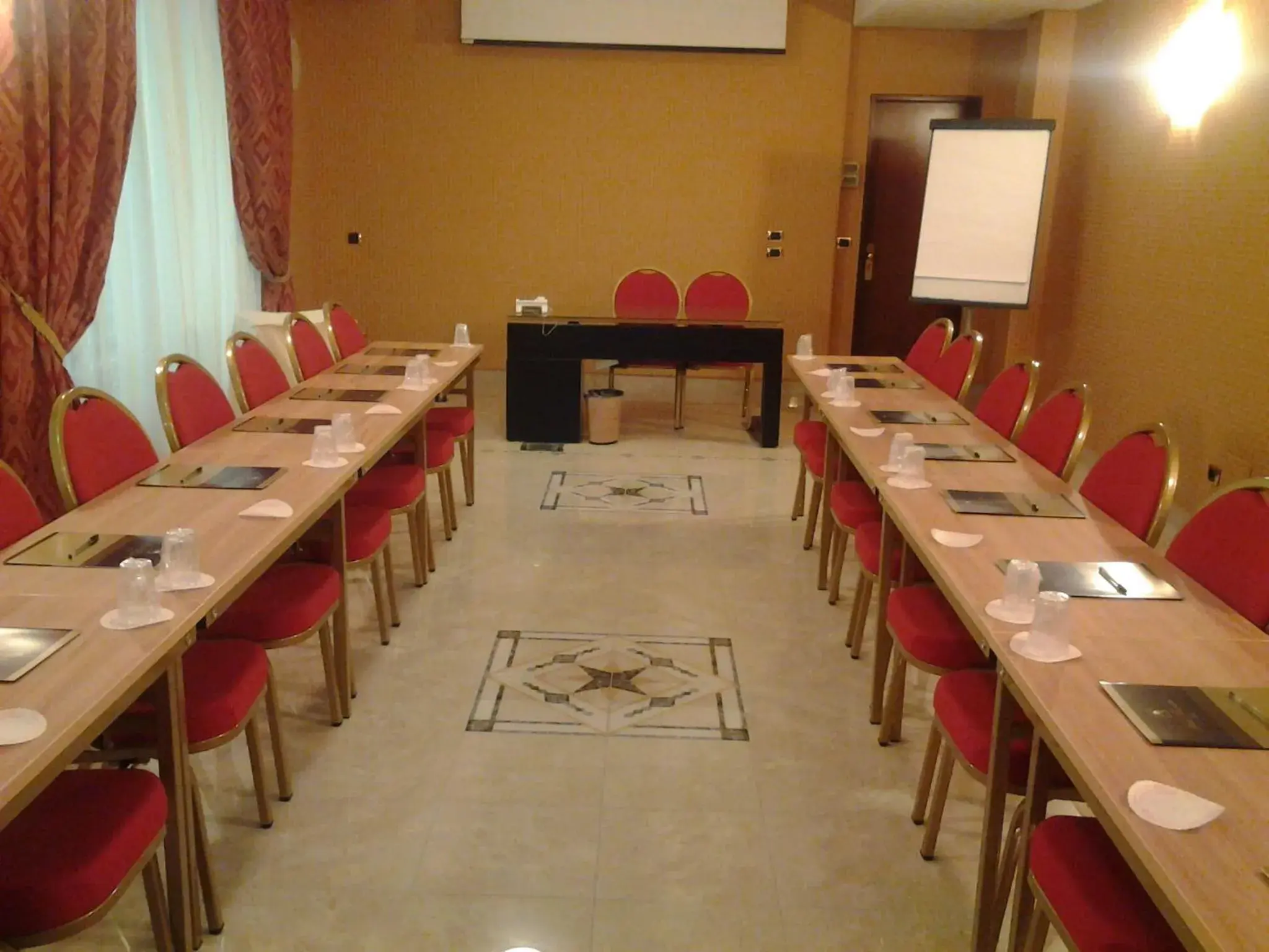 Business facilities in Hotel Marconi