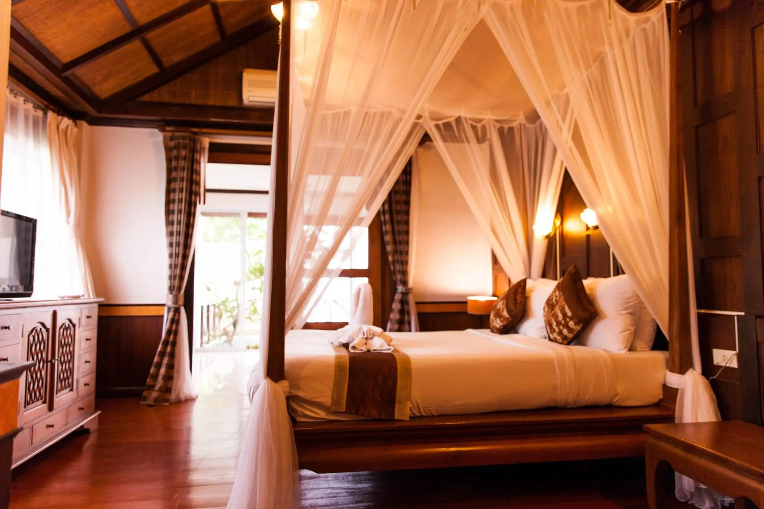 Bed in Coco Palm Beach Resort - SHA Extra Plus