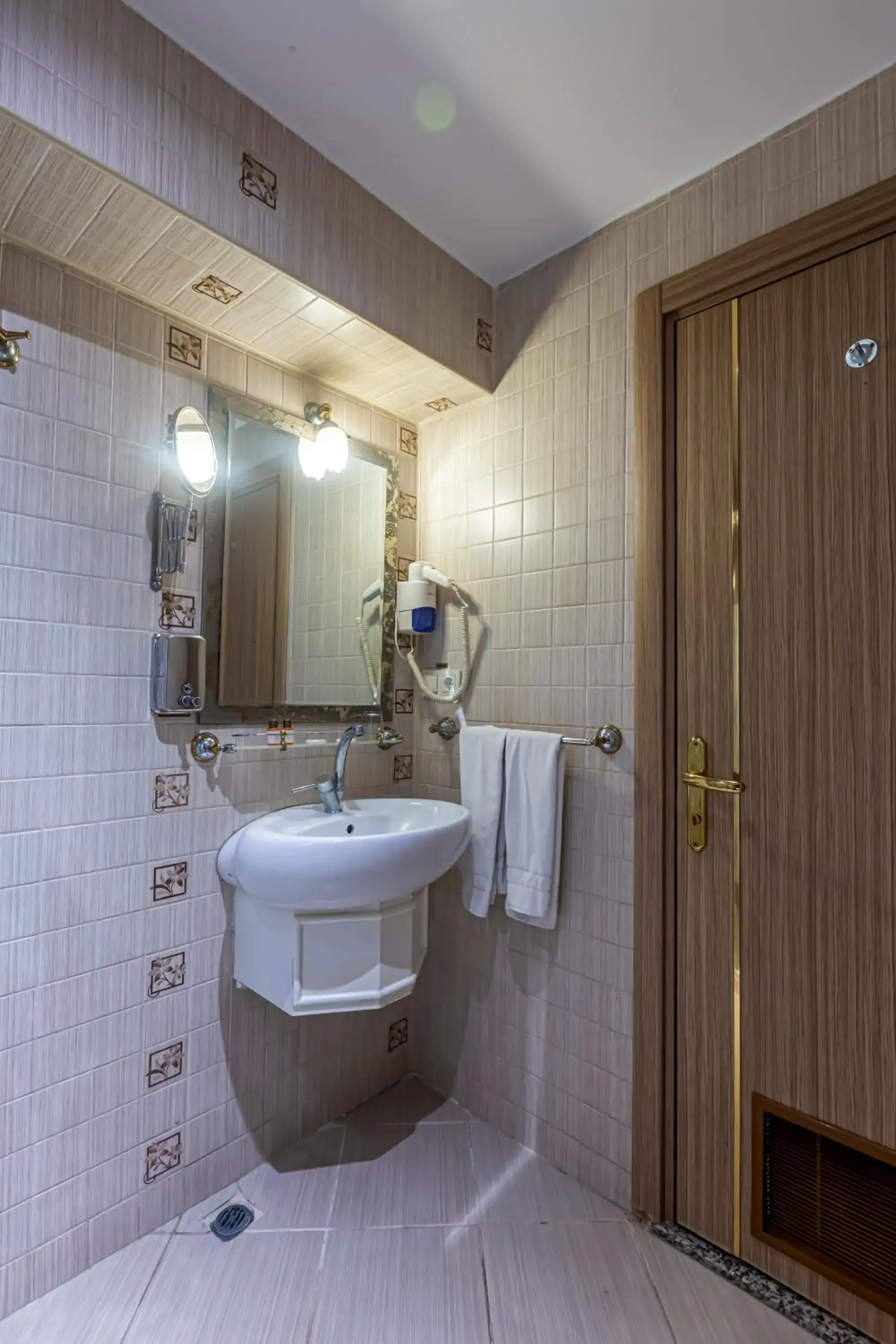 Bathroom in Marmaray Hotel