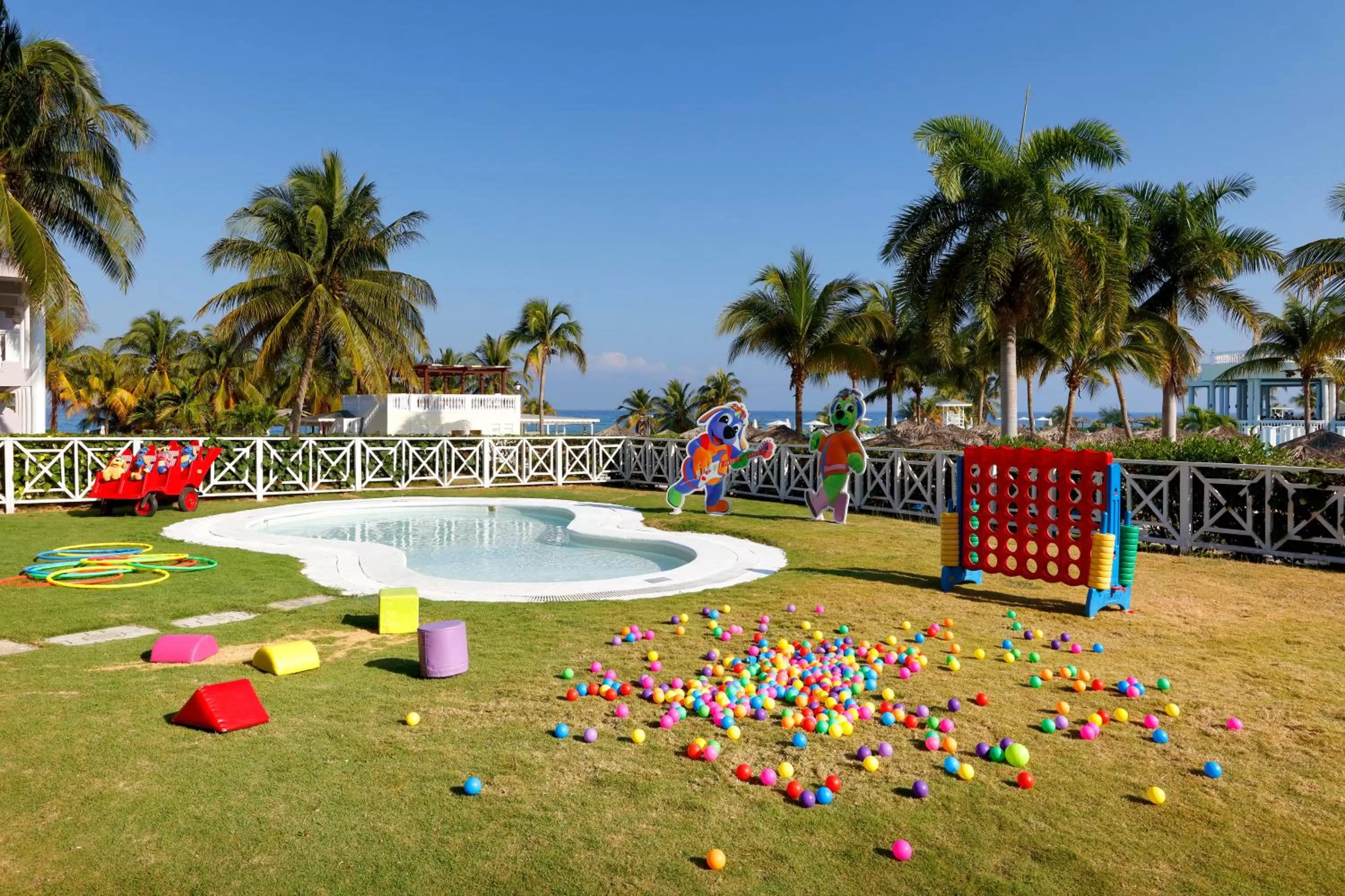 Swimming pool in Grand Palladium Jamaica Resort & Spa All Inclusive