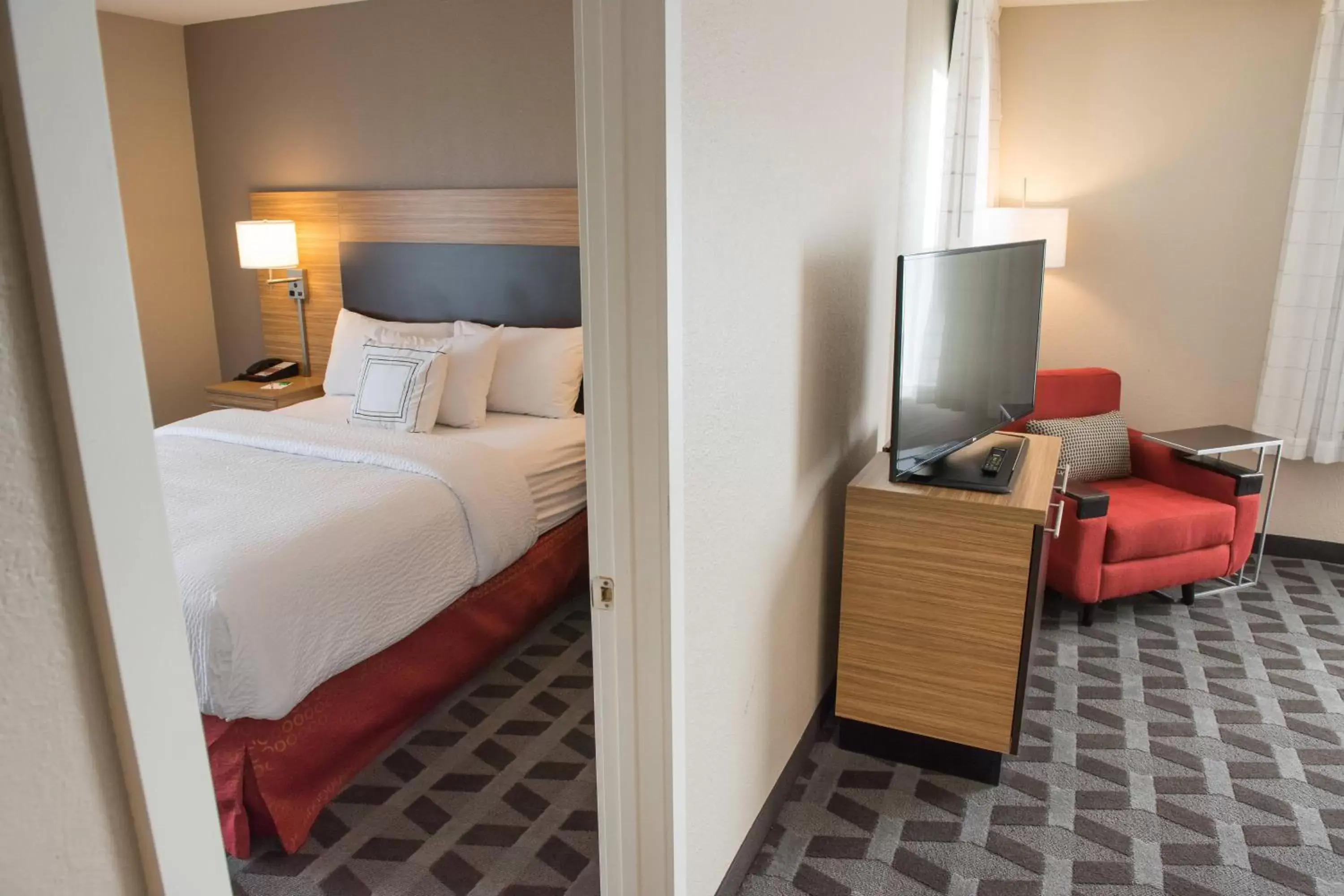 Bedroom, Bed in TownePlace Suites by Marriott Battle Creek