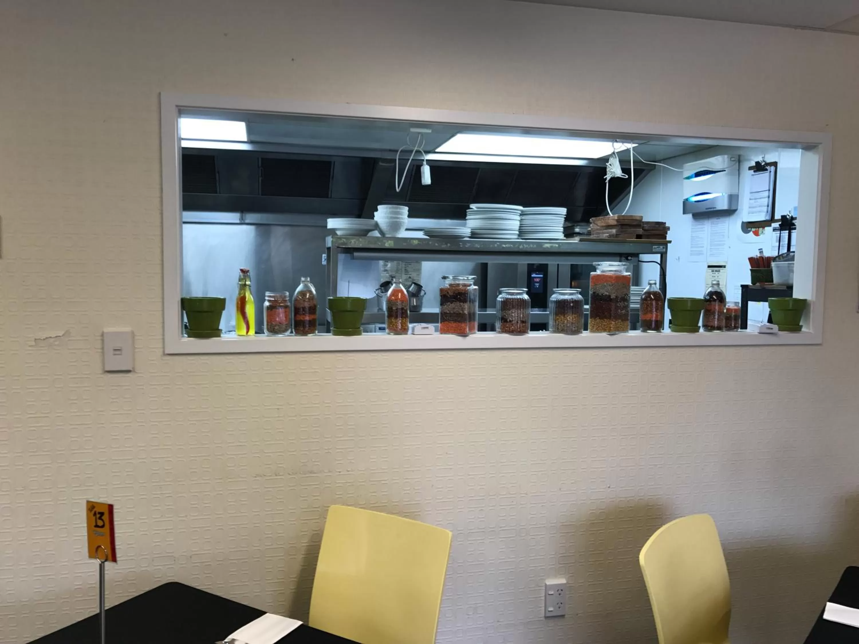 Restaurant/places to eat in Heartland Ambassador Hotel Hamilton