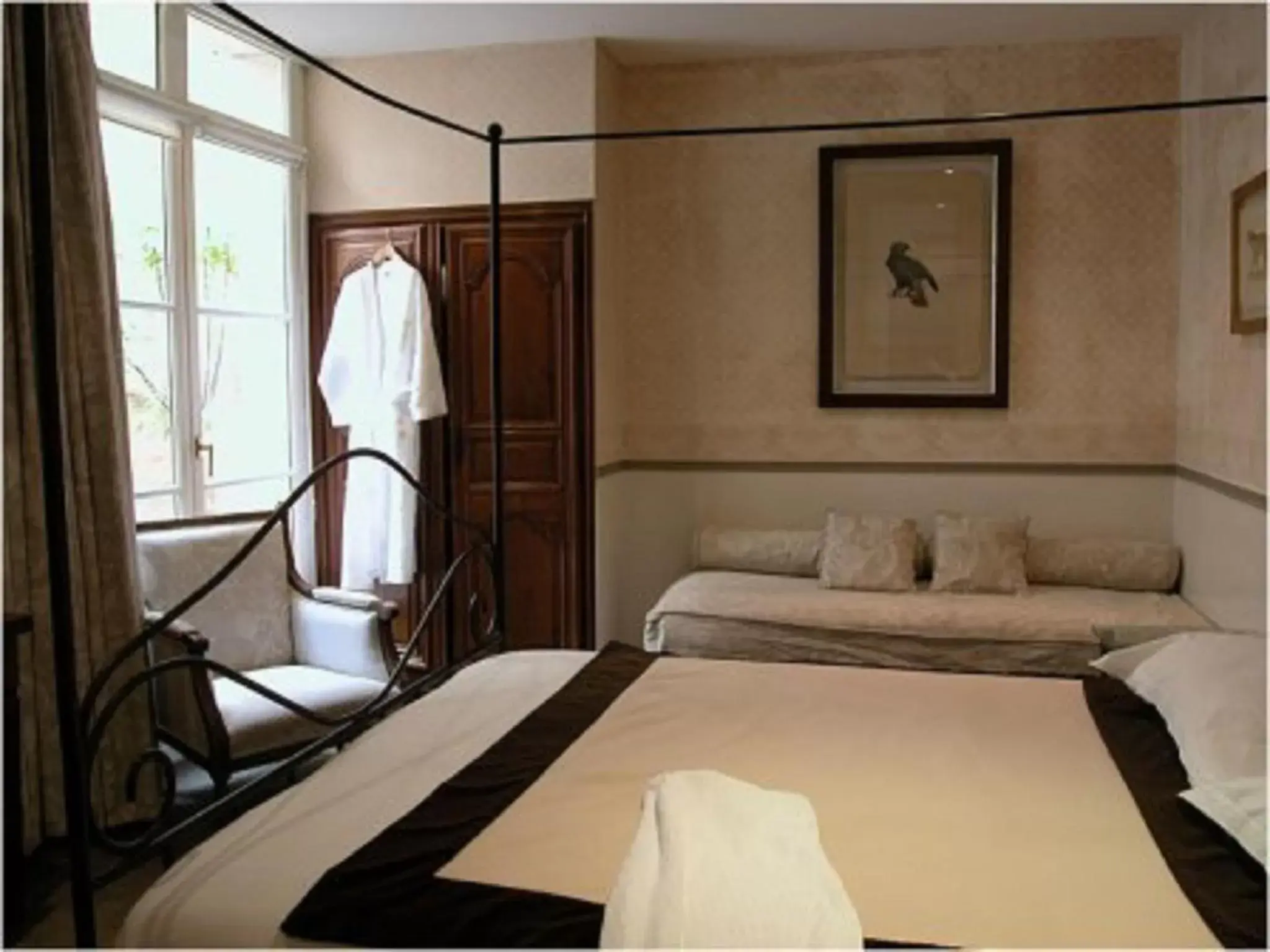 Bedroom, Bed in Le Clos Medicis