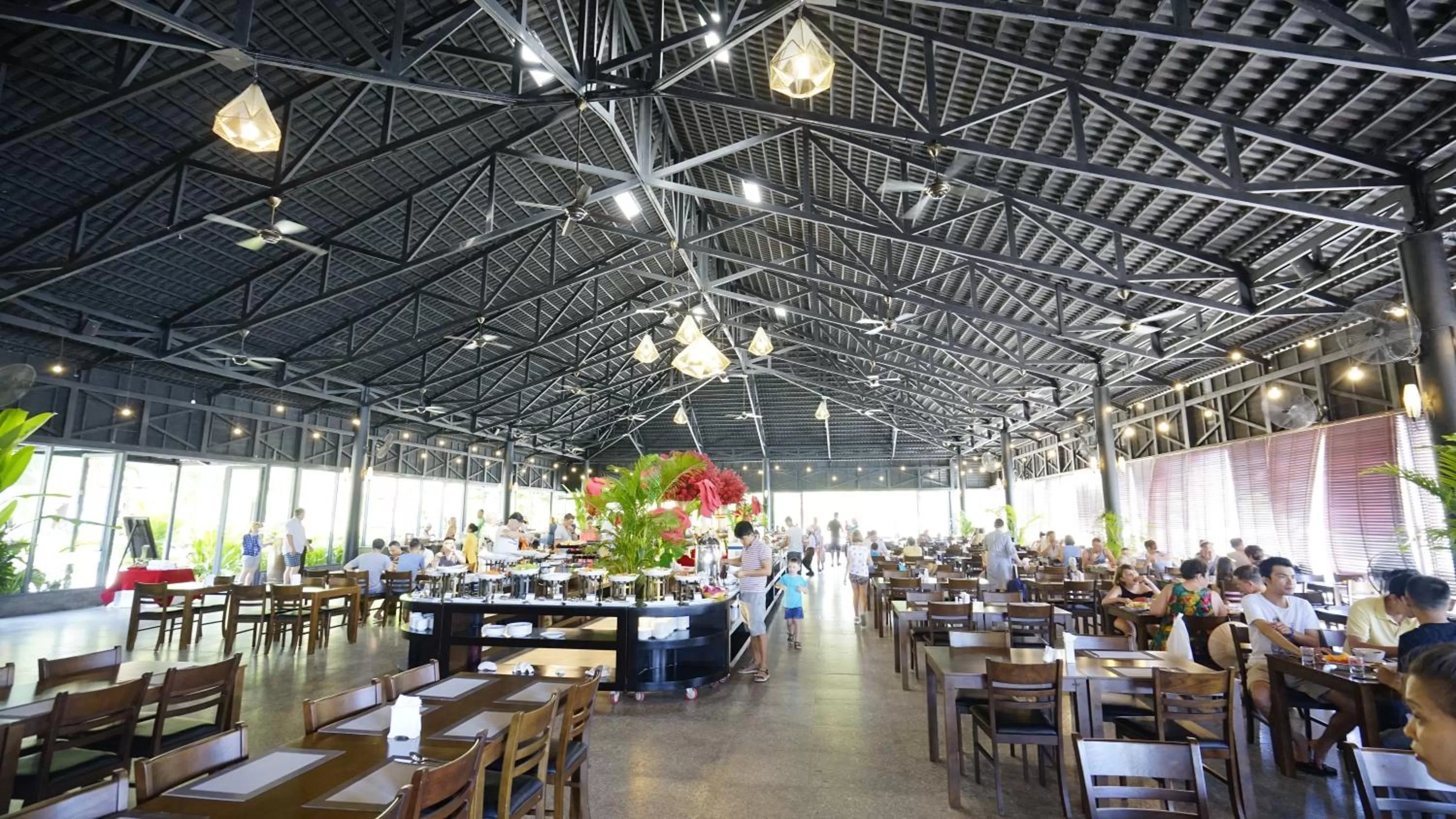 Restaurant/places to eat in Diamond Bay Resort & Spa