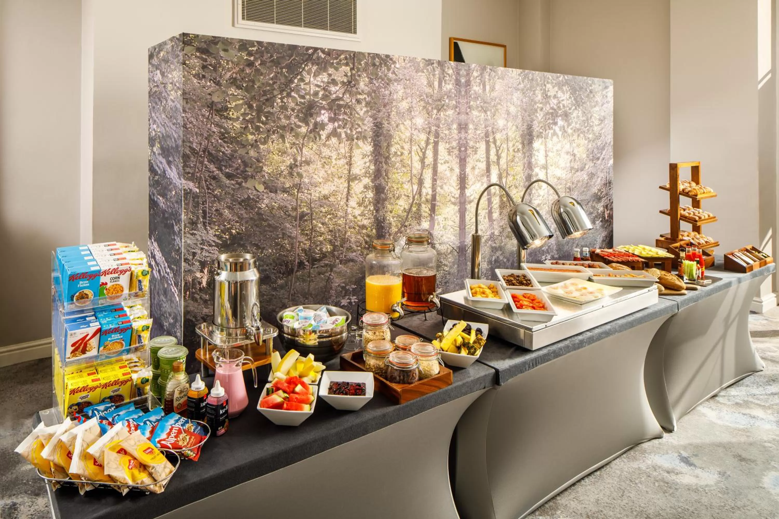 Food and drinks in Mercure Gloucester Bowden Hall Hotel