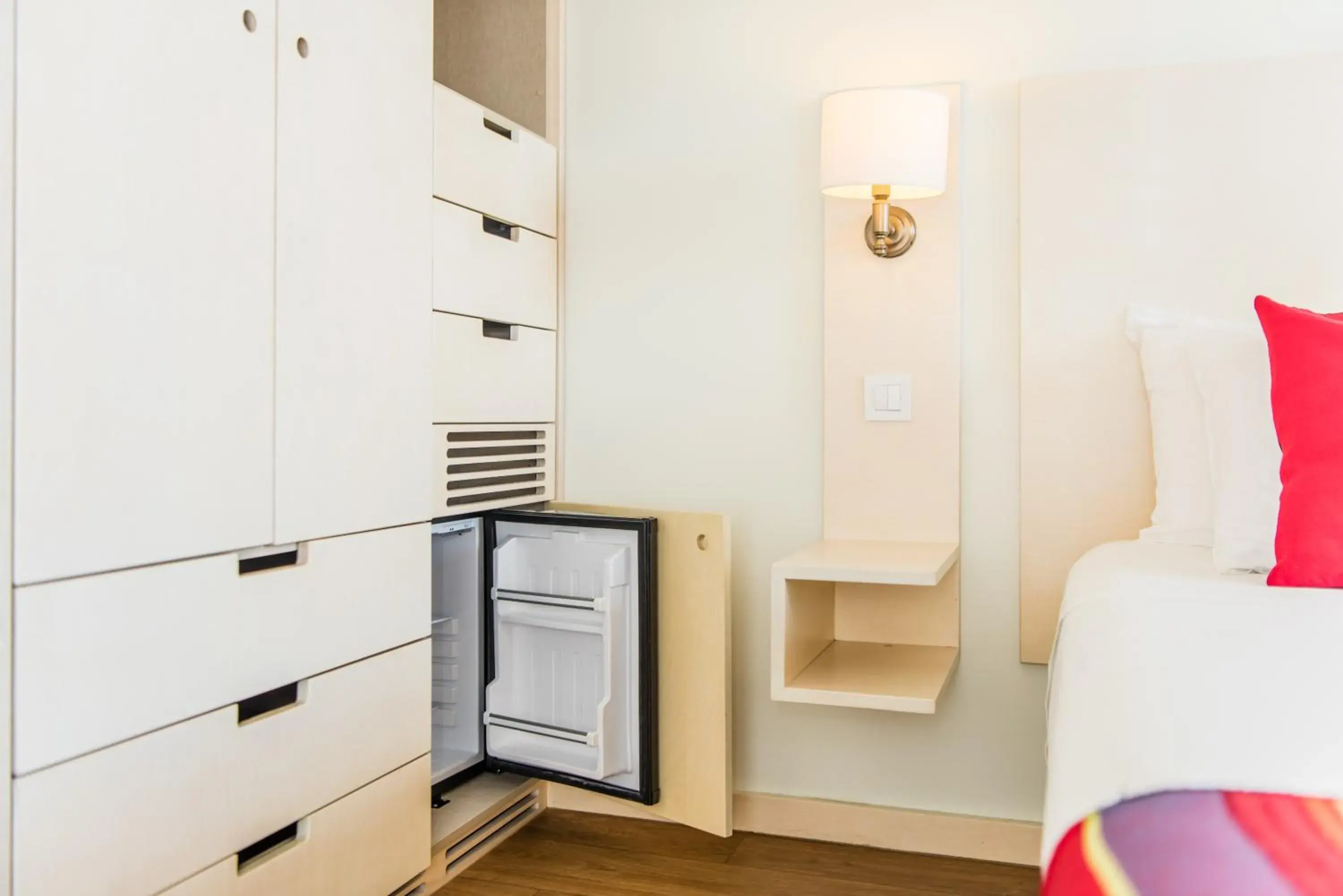 Bedroom, Bed in Hotel Londres Estoril / Cascais Bedroom, Bed in Hotel Londres Estoril / Cascais