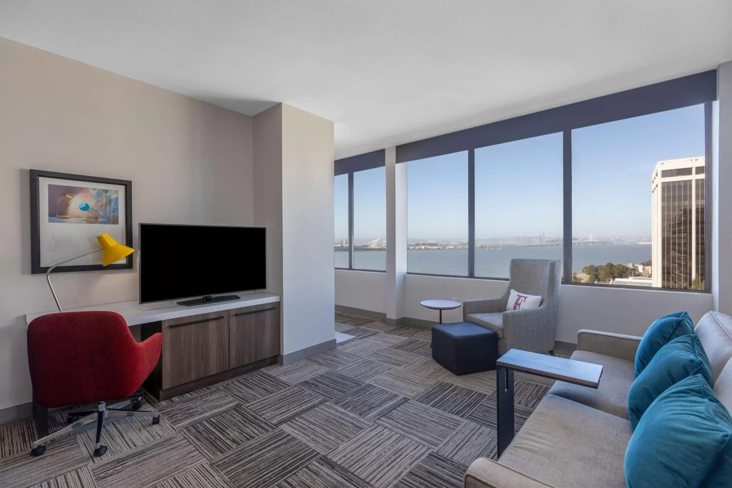 Living room, Seating Area in Hilton Garden Inn San Francisco/Oakland Bay Bridge