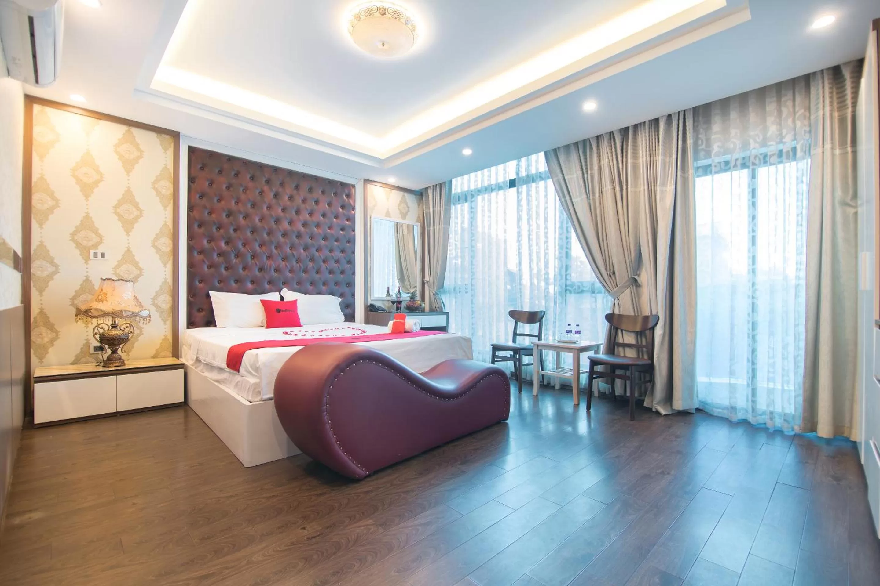 Photo of the whole room, Bed in The Royal Hotel Near West Lake