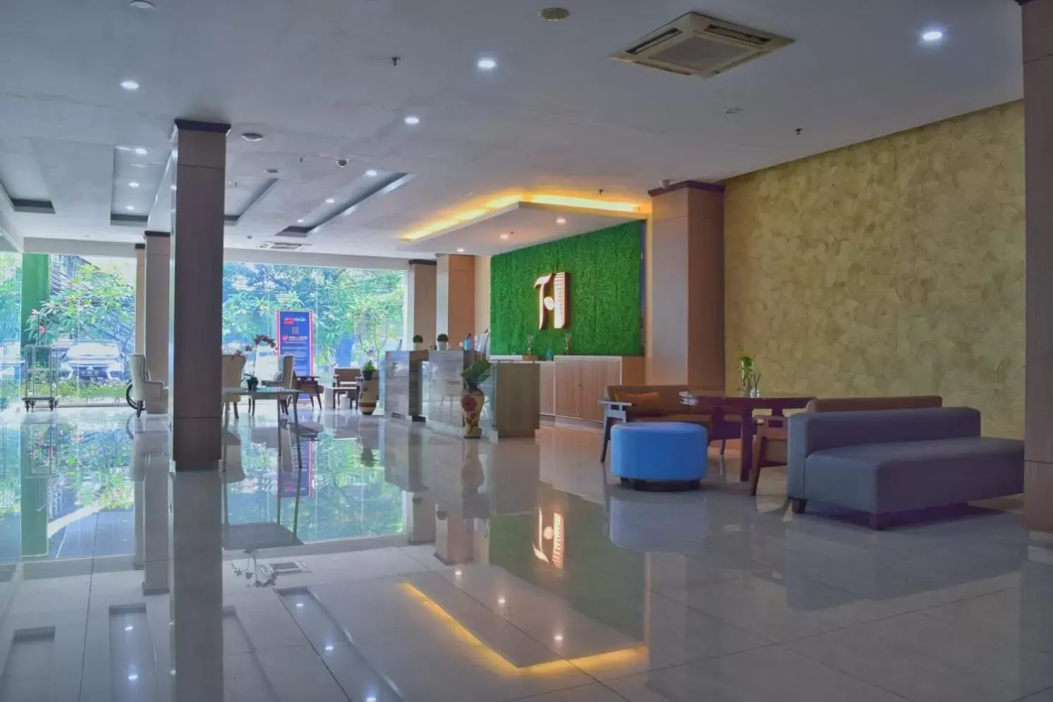 Lobby or reception in Terraz Tree Hotel Jakarta Lobby or reception in Terraz Tree Hotel Jakarta
