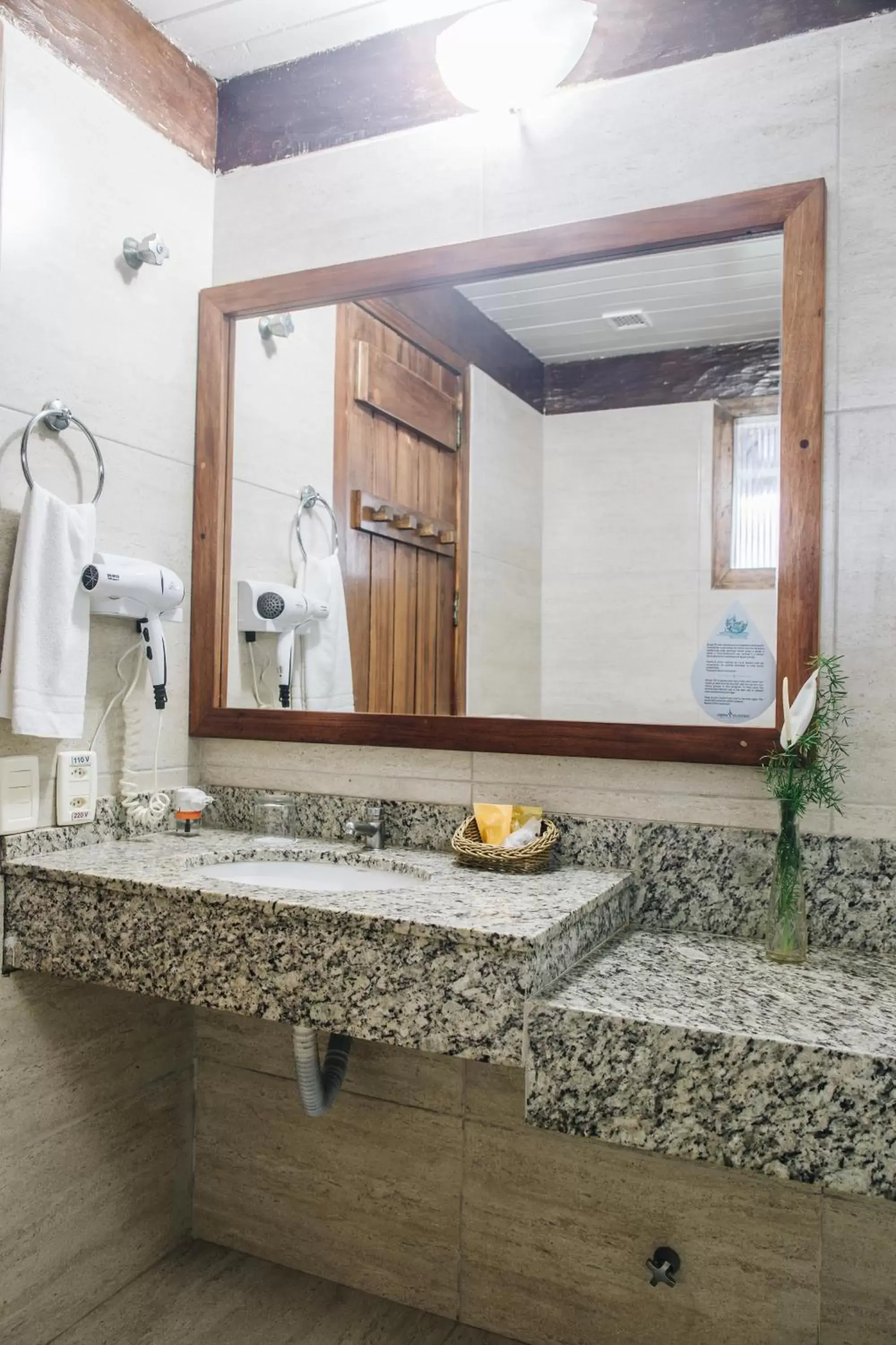 Bathroom in Jardim Atlântico Beach Resort